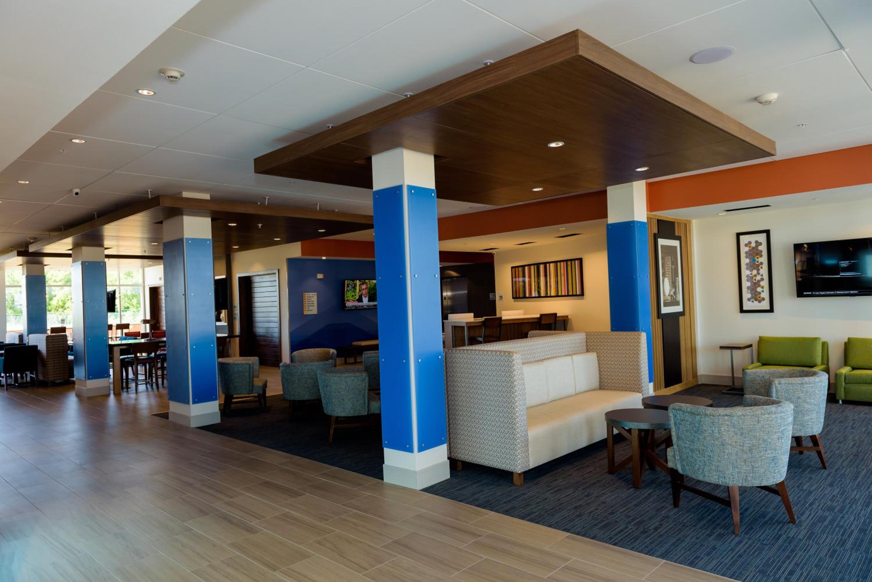 Holiday Inn Express  Suites McKinney - Frisco East, an IHG Hotel - Property Image 3