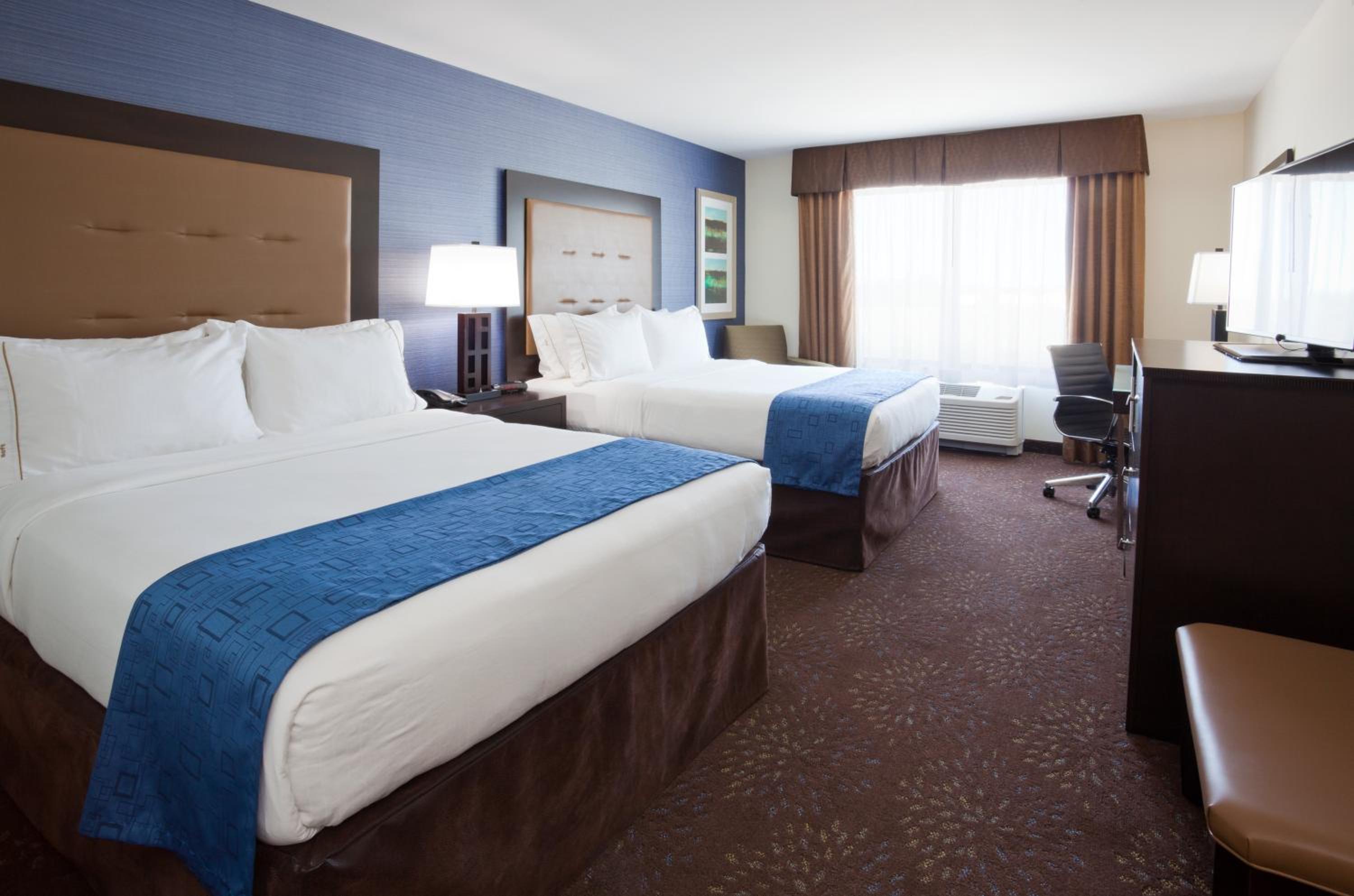 Holiday Inn Express & Suites Fort Dodge by IHG