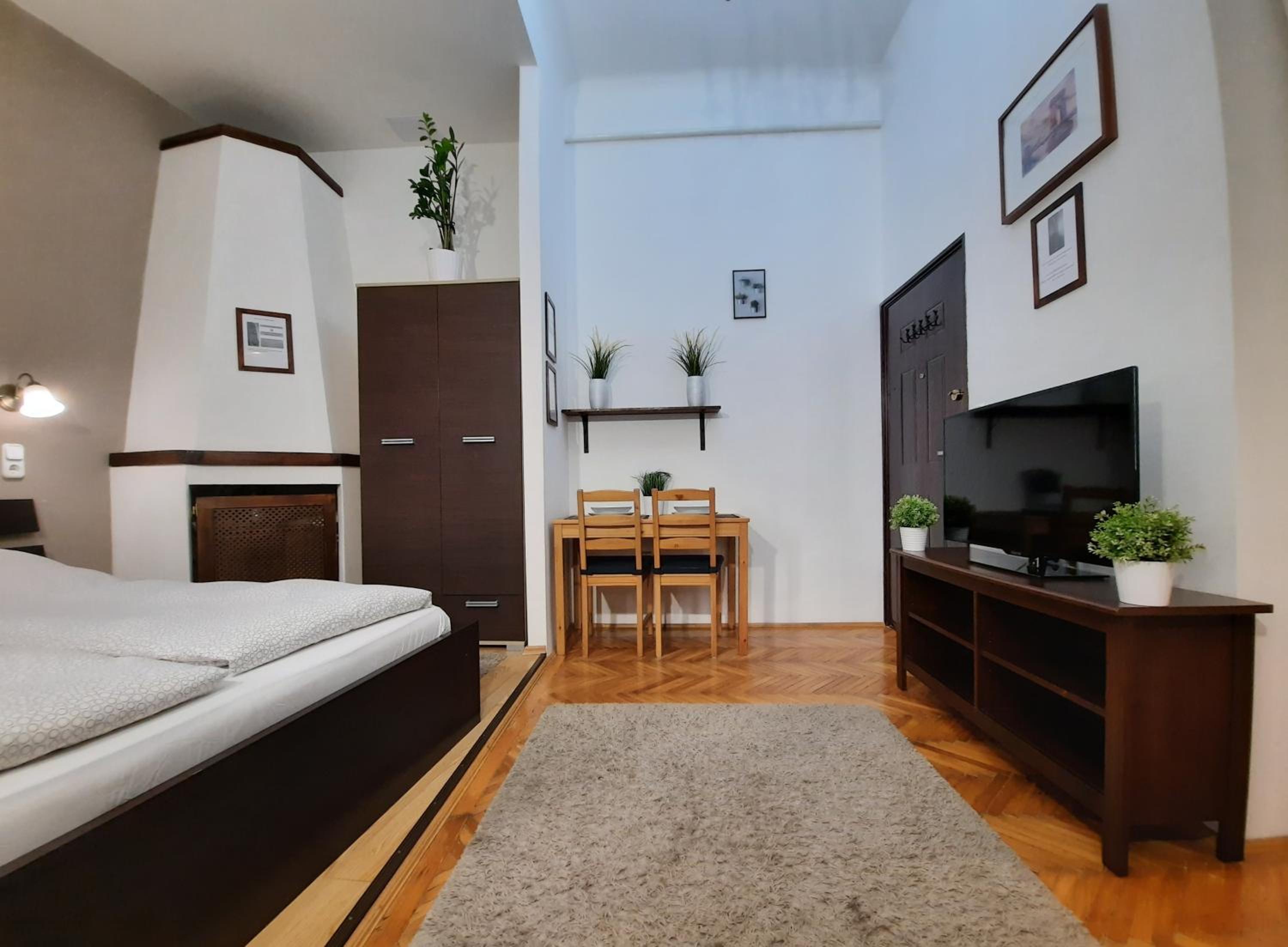 Central Gold Apartment view 4