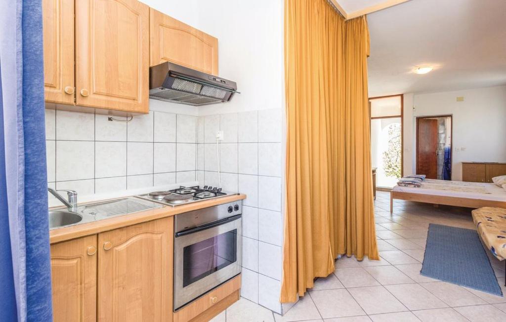 Rooms & Apartment Hegic with parking