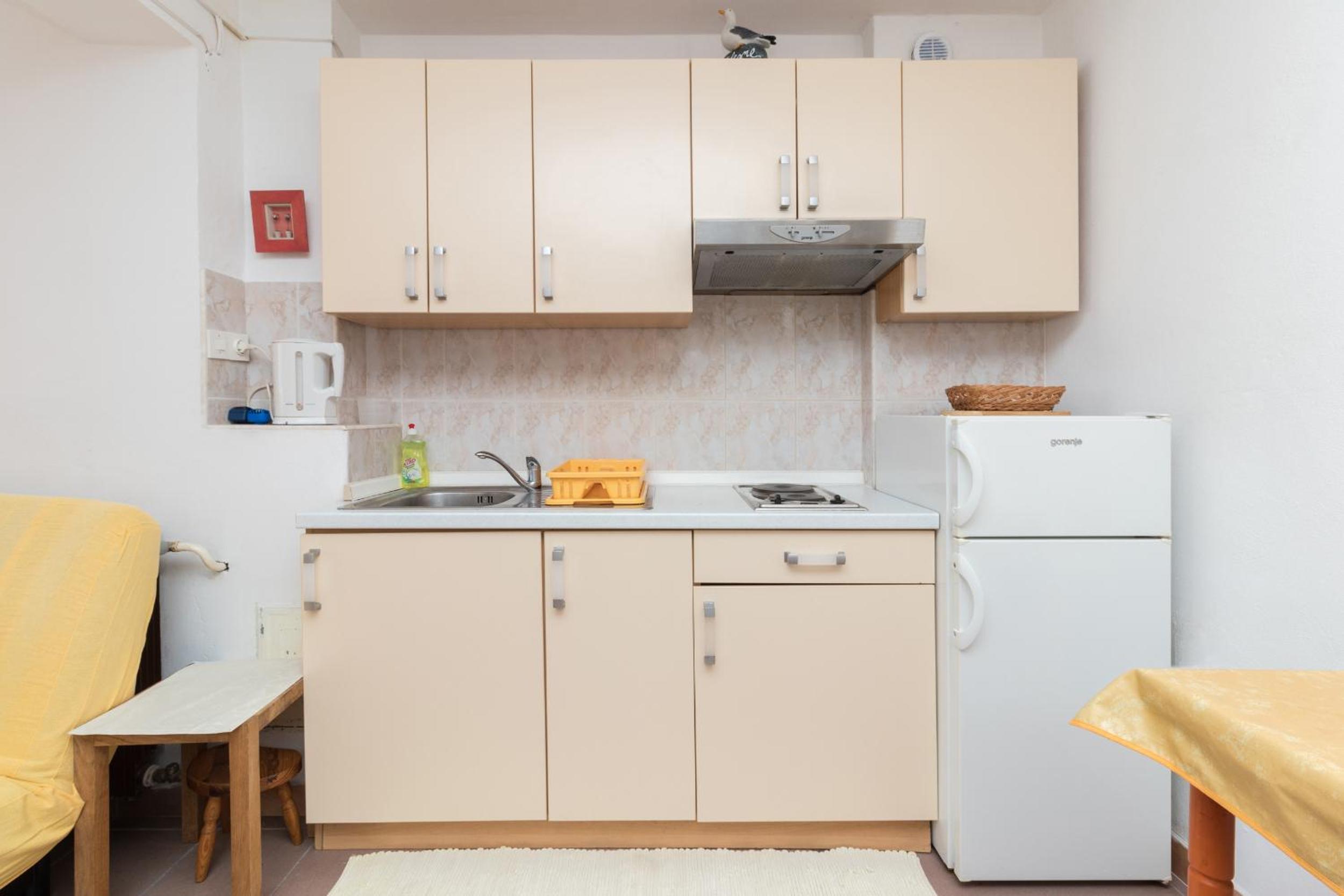 Rooms & Apartment Hegic with parking