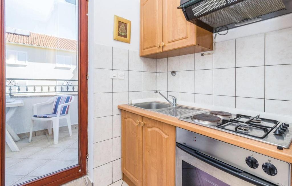 Rooms & Apartment Hegic with parking