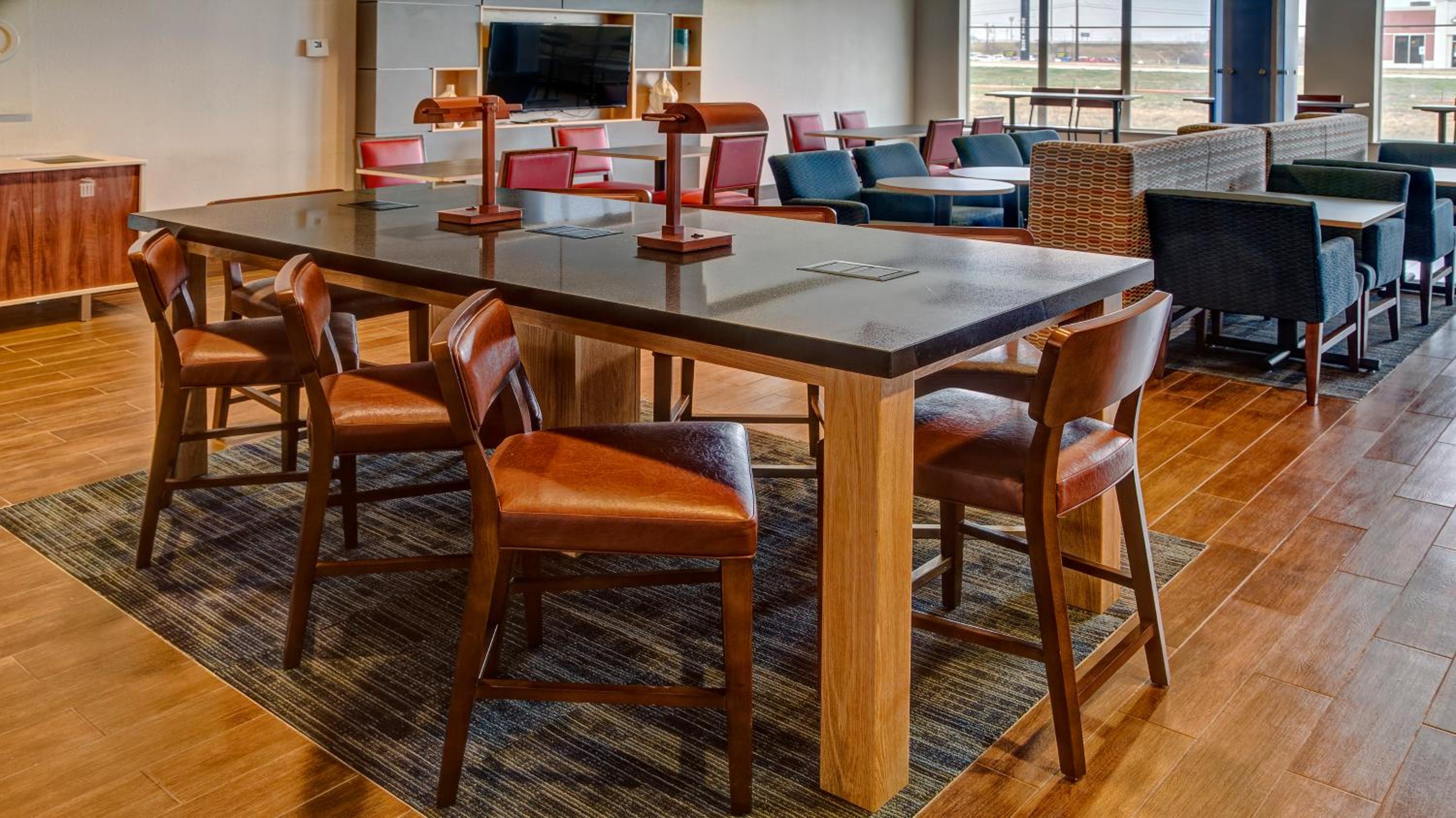 Corsicana Vacations - Holiday Inn Express Hotel and Suites Corsicana I-45, an IHG Hotel - Property Image 3