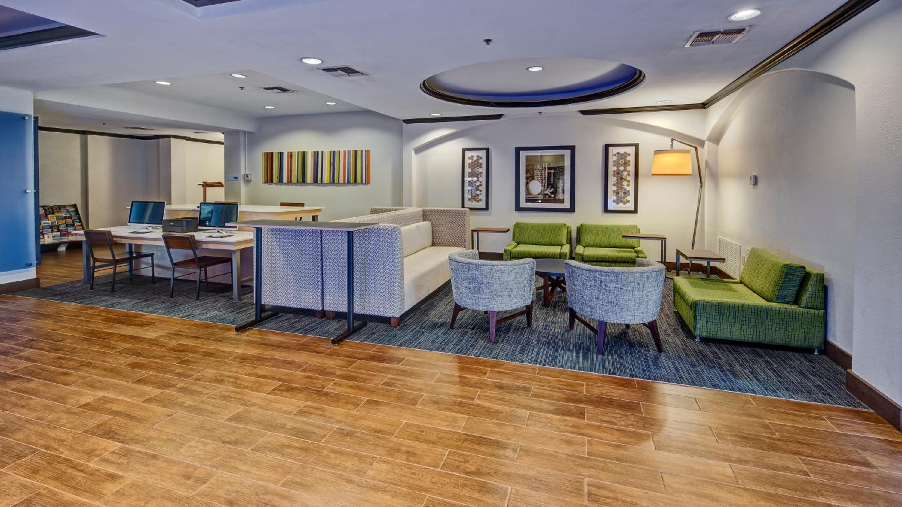 Corsicana Vacations - Holiday Inn Express Hotel and Suites Corsicana I-45, an IHG Hotel - Property Image 5