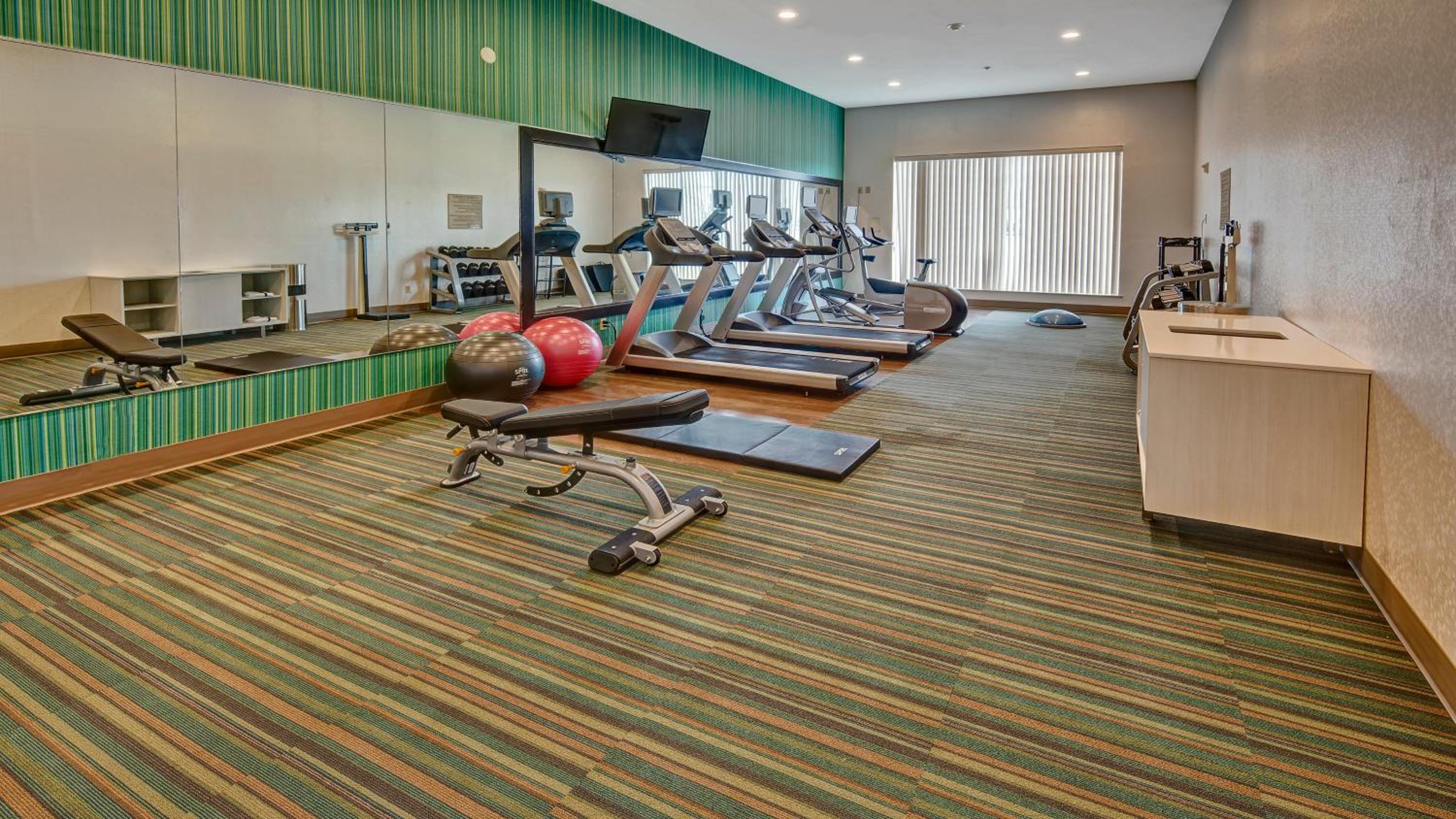 Corsicana Vacations - Holiday Inn Express Hotel and Suites Corsicana I-45, an IHG Hotel - Property Image 6