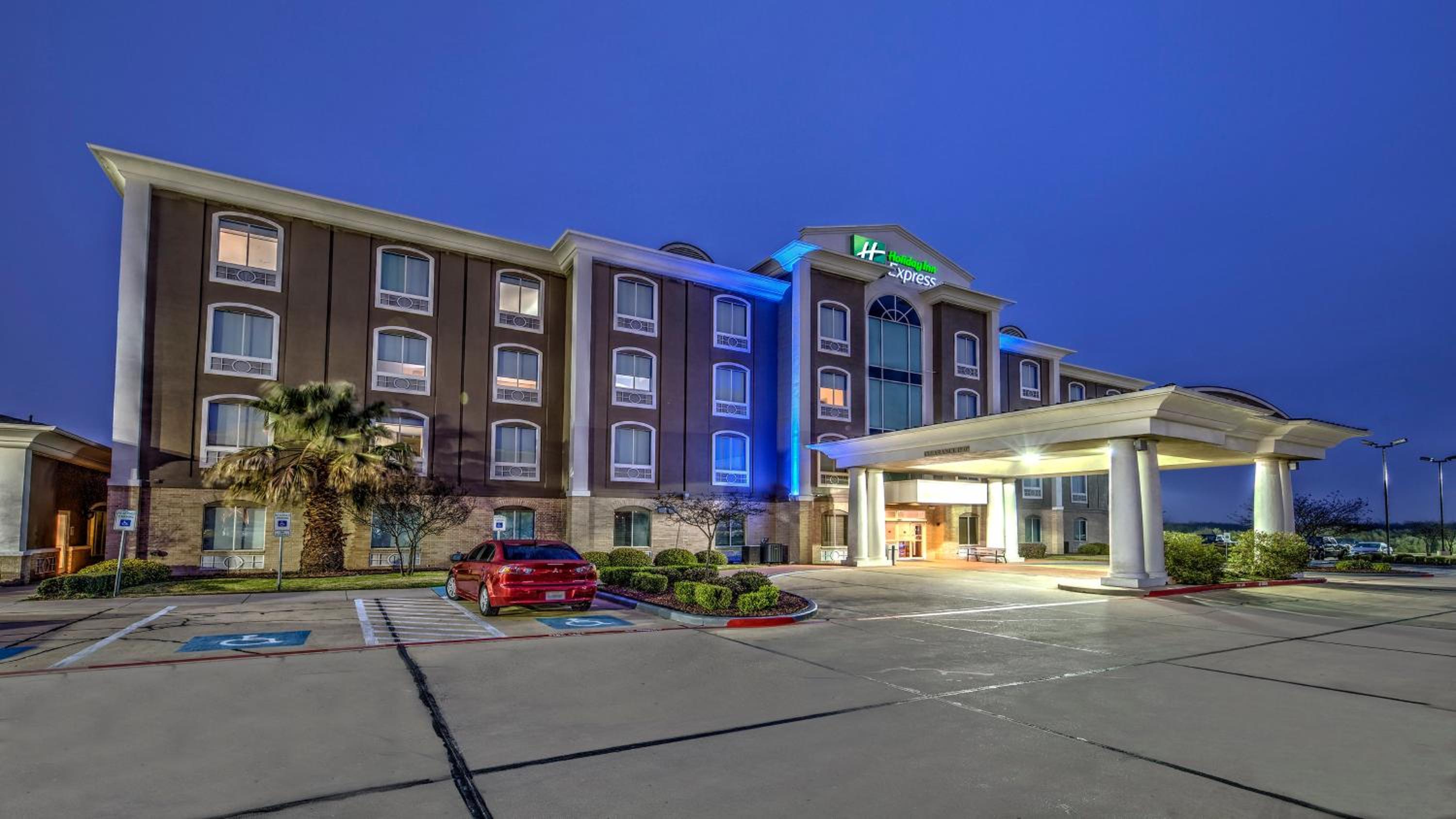Corsicana Vacations - Holiday Inn Express Hotel and Suites Corsicana I-45, an IHG Hotel - Property Image 14