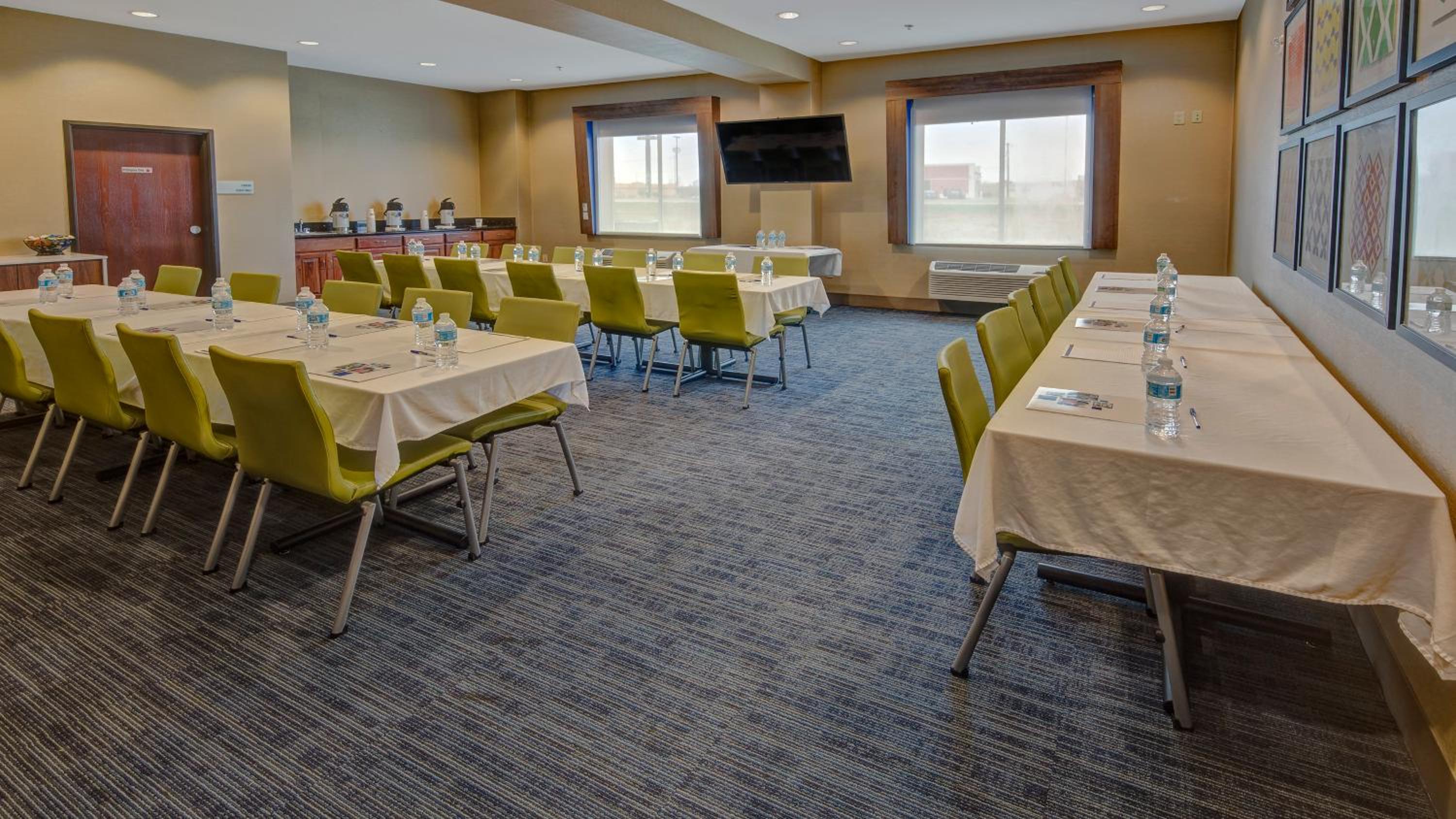 Corsicana Vacations - Holiday Inn Express Hotel and Suites Corsicana I-45, an IHG Hotel - Property Image 15