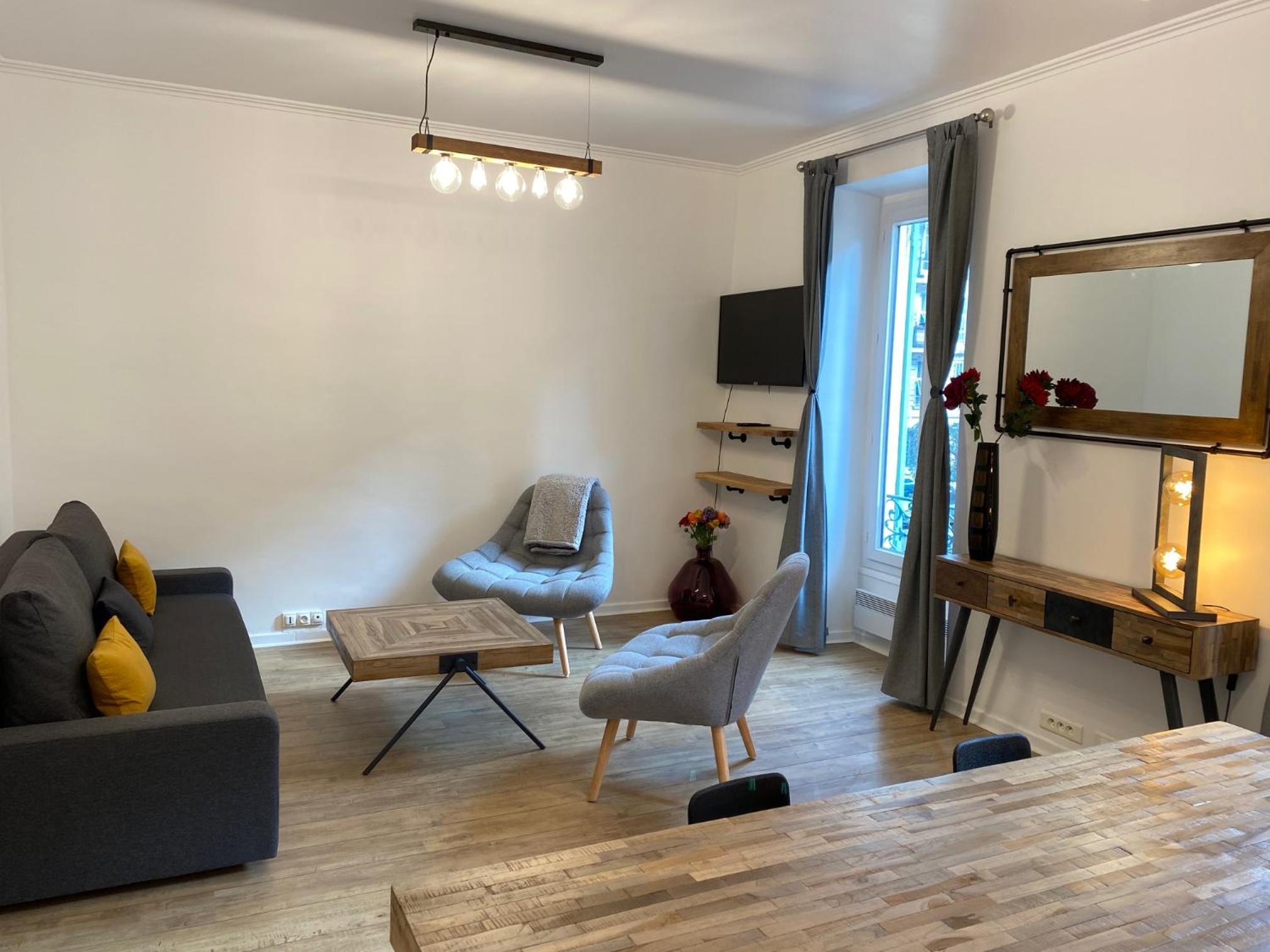 Chic and Cosy apartment close to the port and Garibaldi photo 2