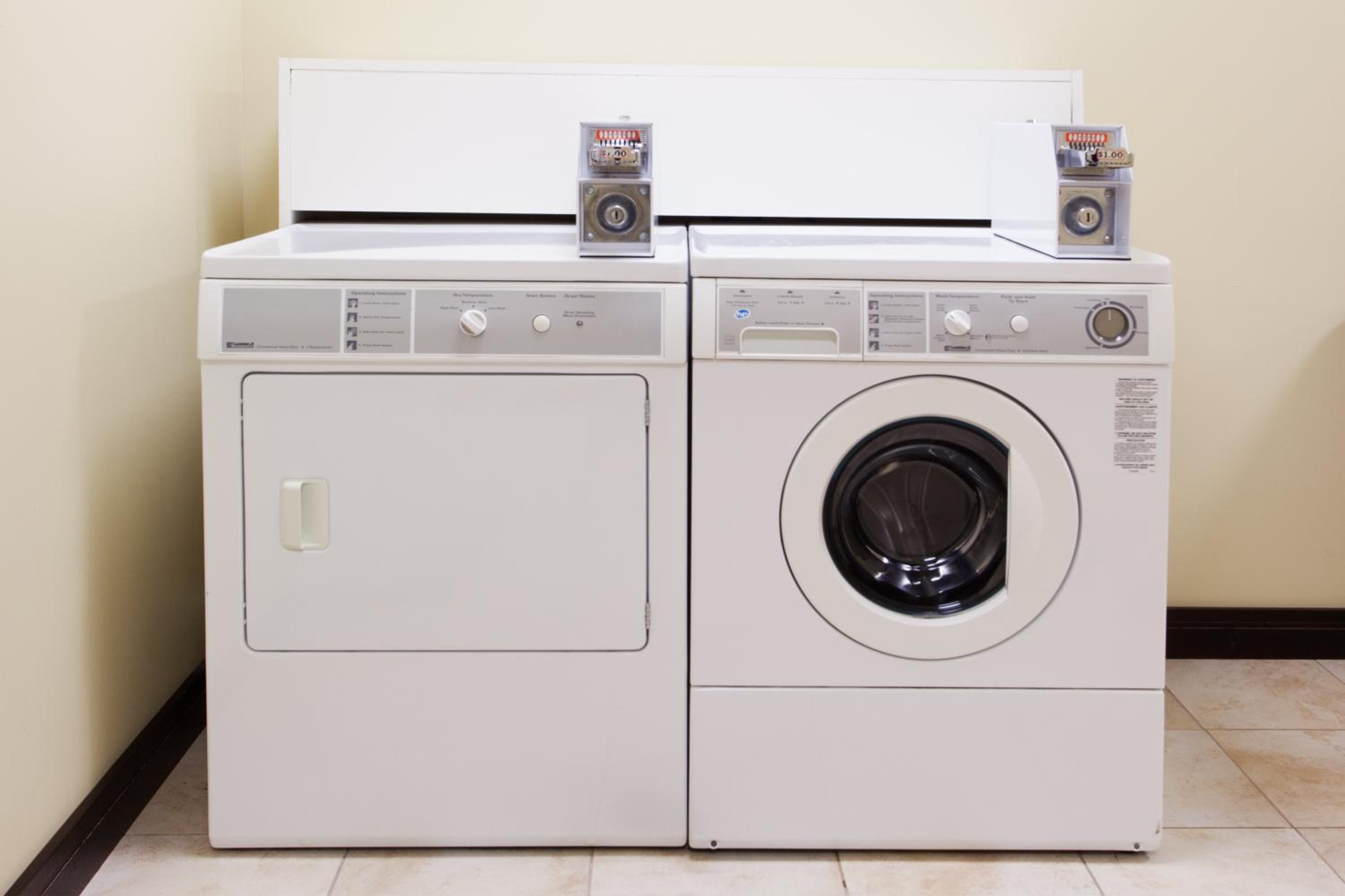 Cordele Vacations - Holiday Inn Express Hotel  Suites Cordele North, an IHG Hotel - Property Image 2