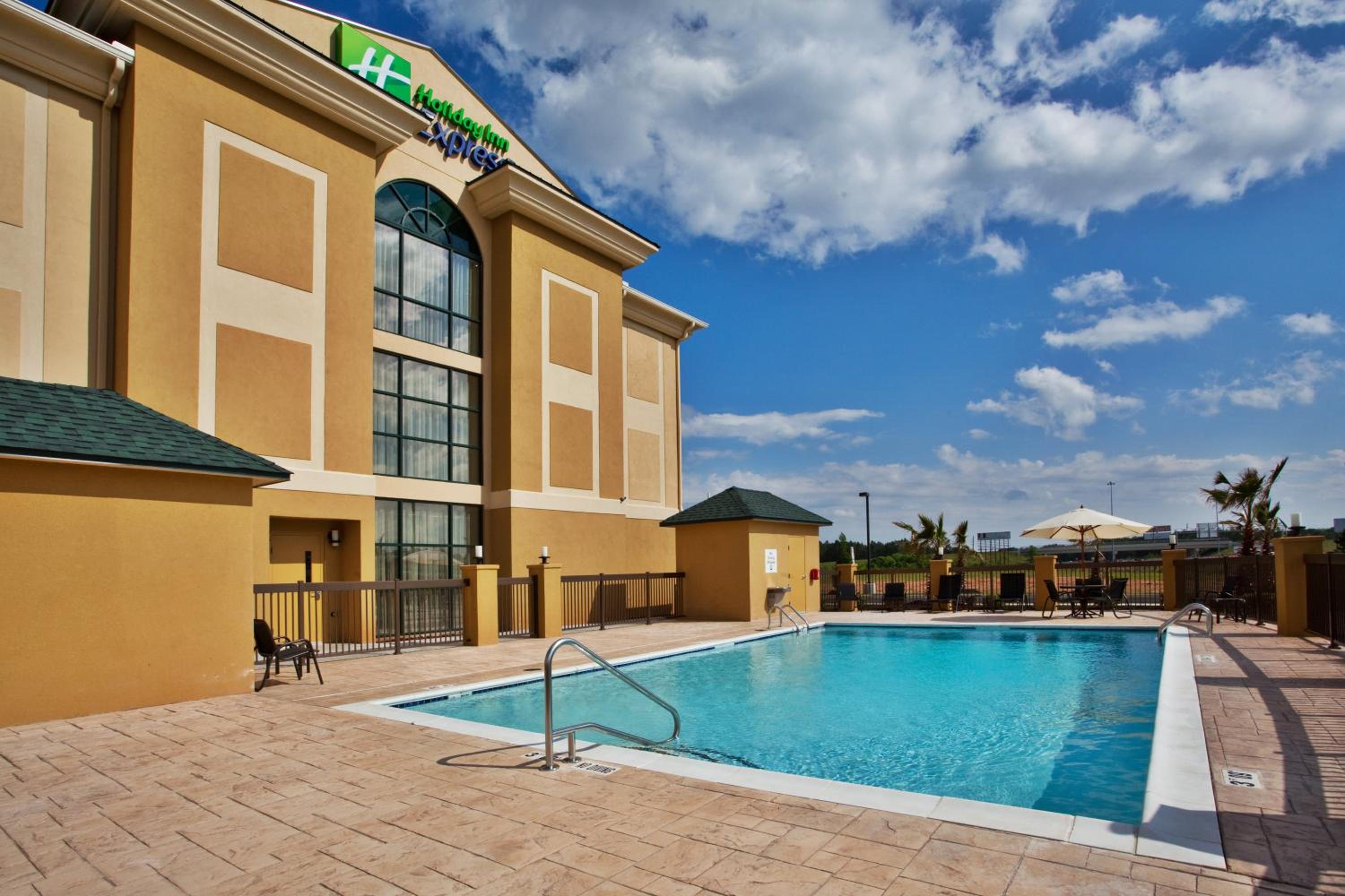 Cordele Vacations - Holiday Inn Express Hotel  Suites Cordele North, an IHG Hotel - Property Image 5
