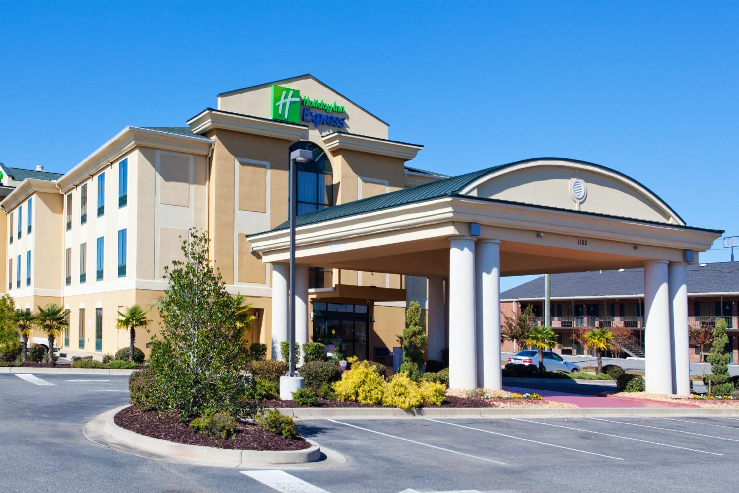 Cordele Vacations - Holiday Inn Express Hotel  Suites Cordele North, an IHG Hotel - Property Image 8