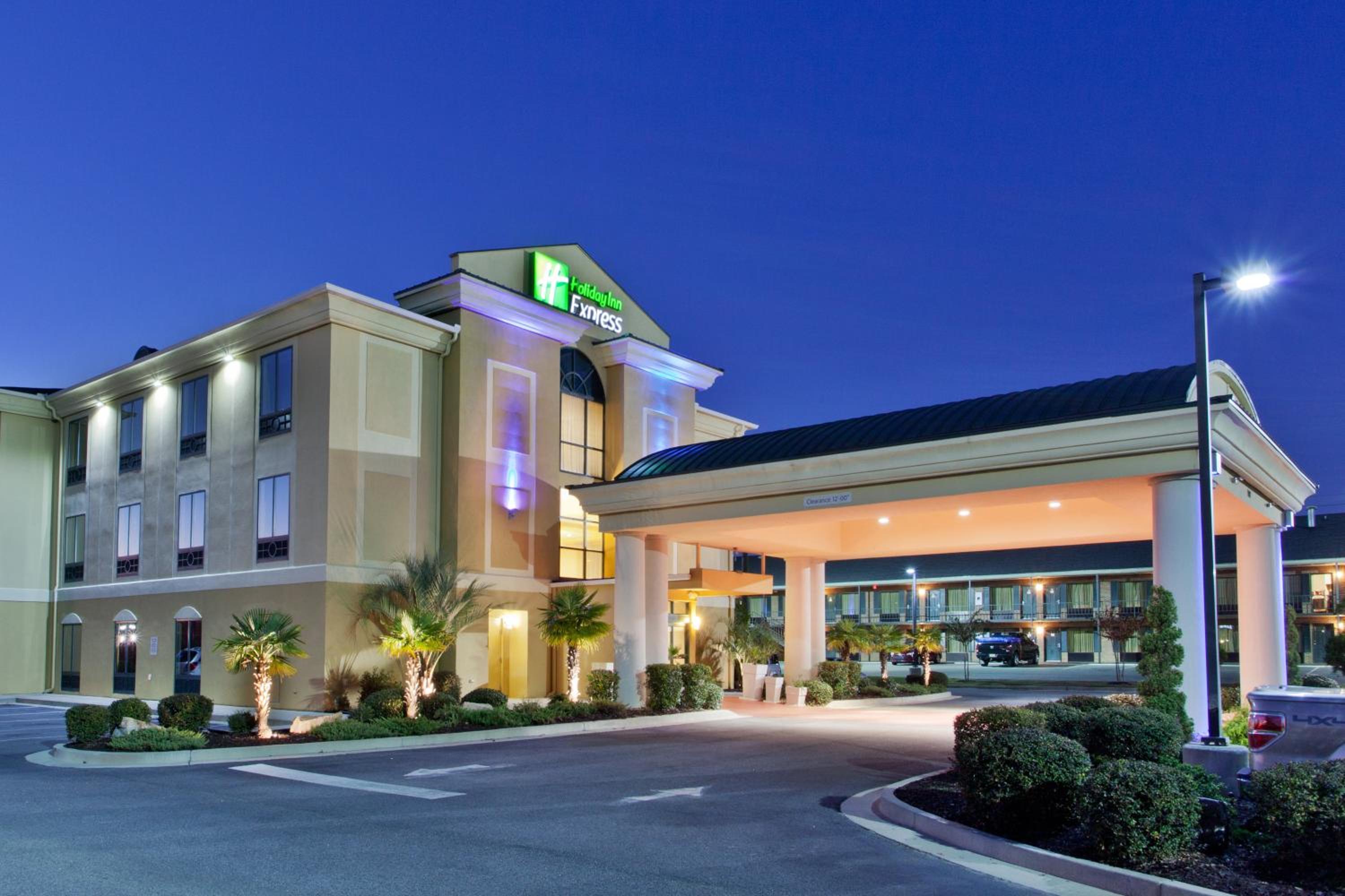 Cordele Vacations - Holiday Inn Express Hotel  Suites Cordele North, an IHG Hotel - Property Image 9