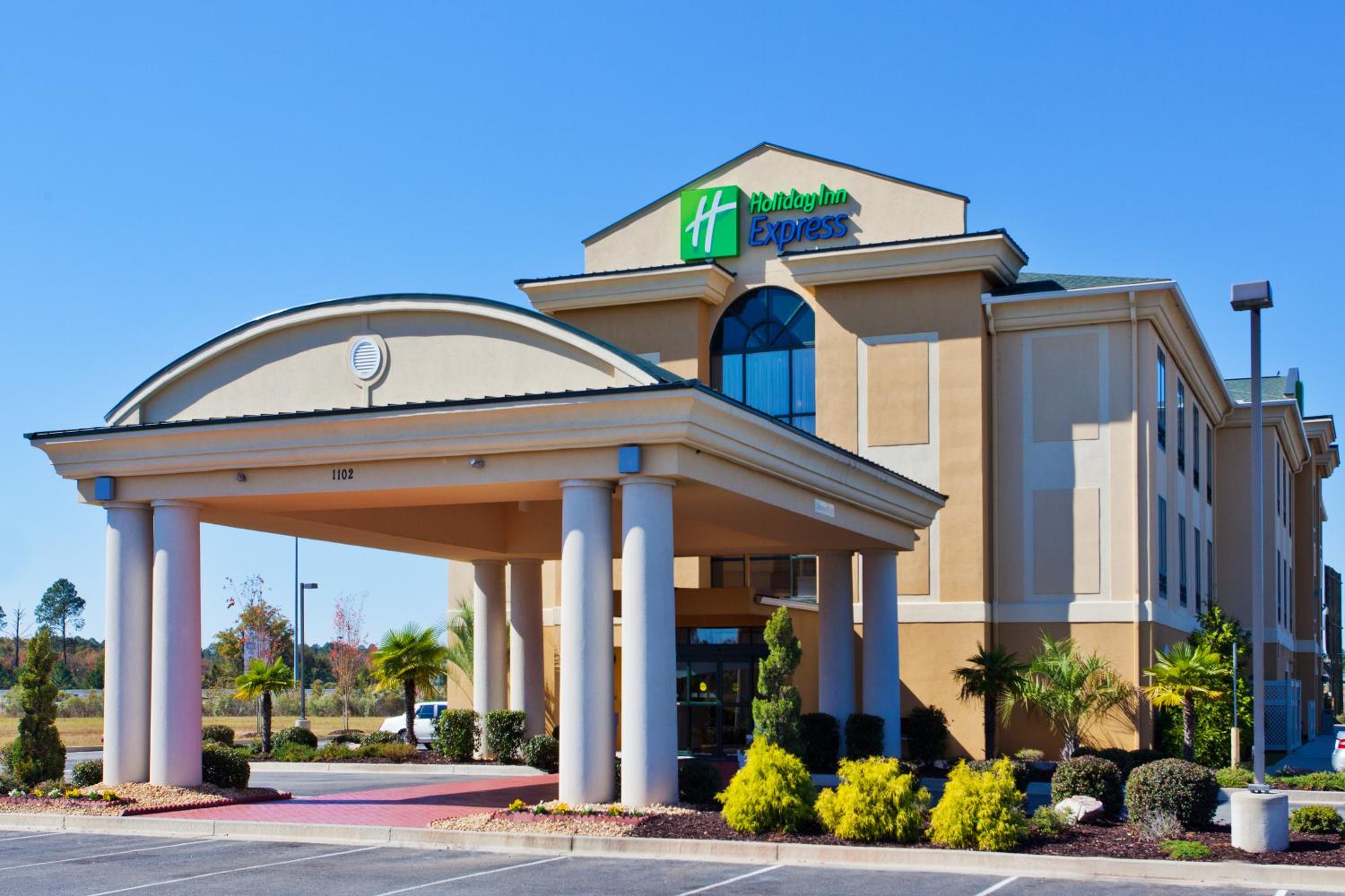 Cordele Vacations - Holiday Inn Express Hotel  Suites Cordele North, an IHG Hotel - Property Image 1