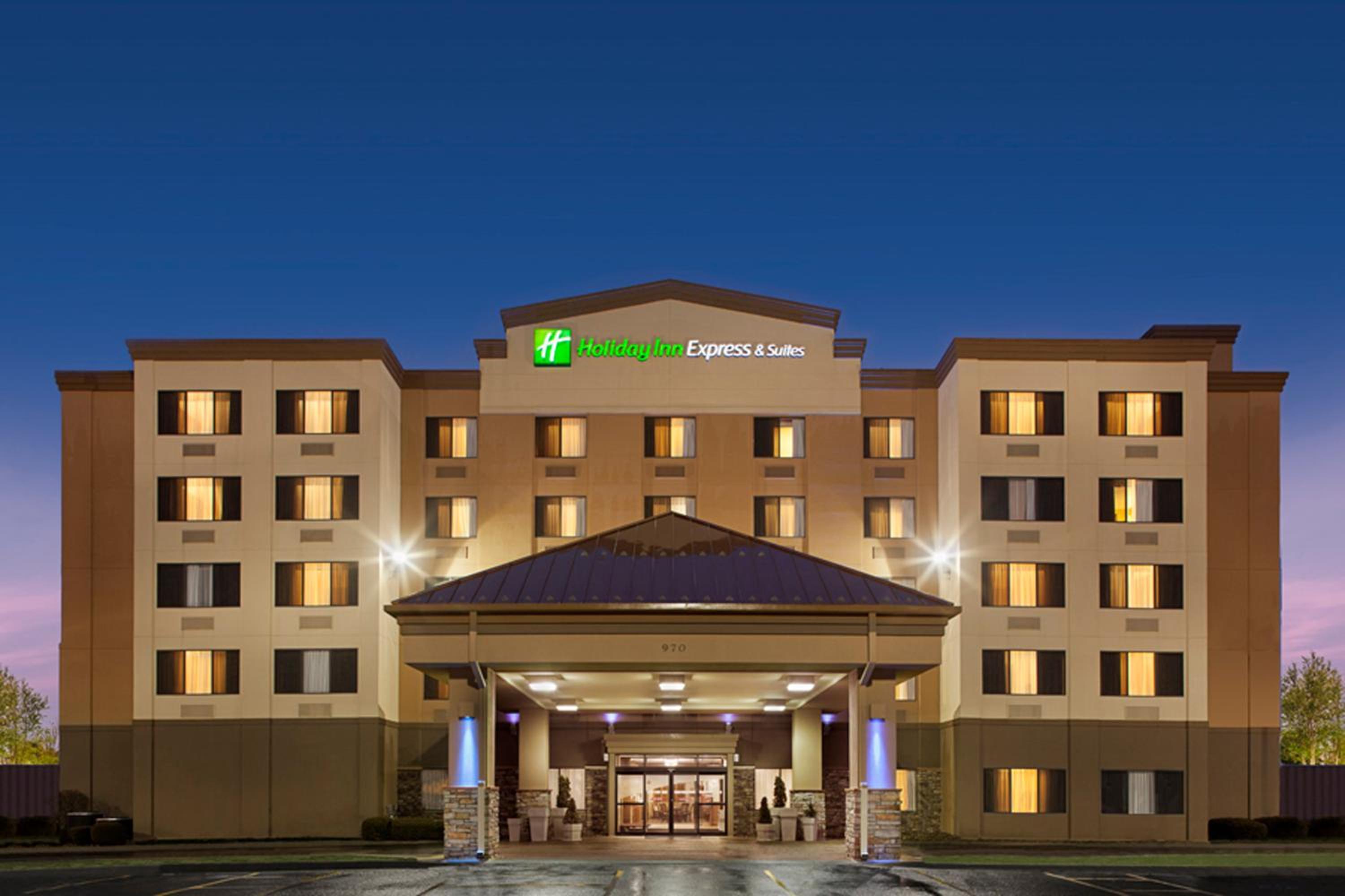 Cedar Rapids Vacations - Holiday Inn Express Hotel  Suites Coralville, an IHG Hotel - Property Image 1