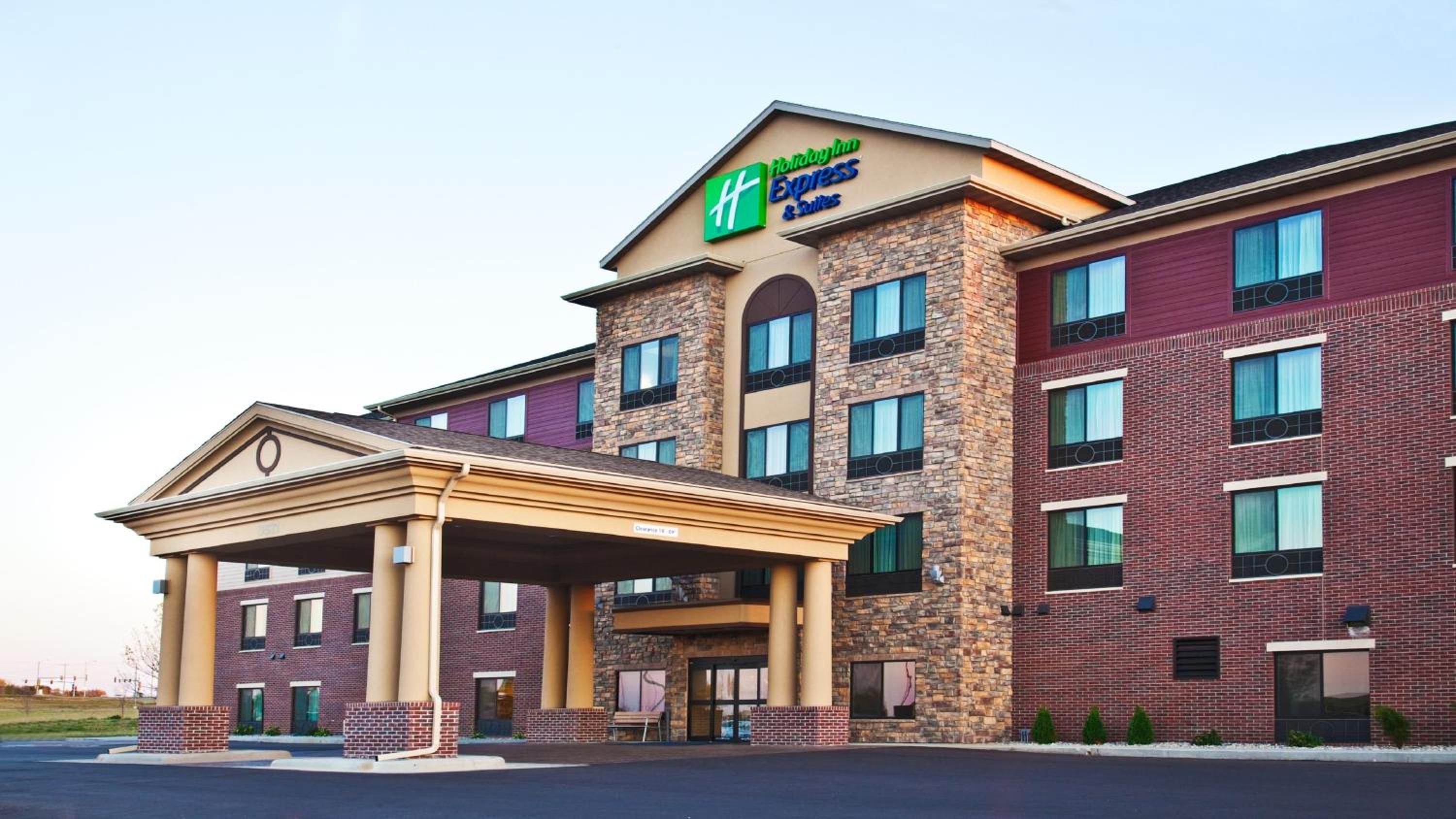 Hotel Holiday Inn Express & Suites Sioux Falls Southwest, an IHG Hotel - Image 1