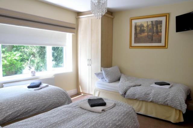 Station Approach Solihull Cabin Stays