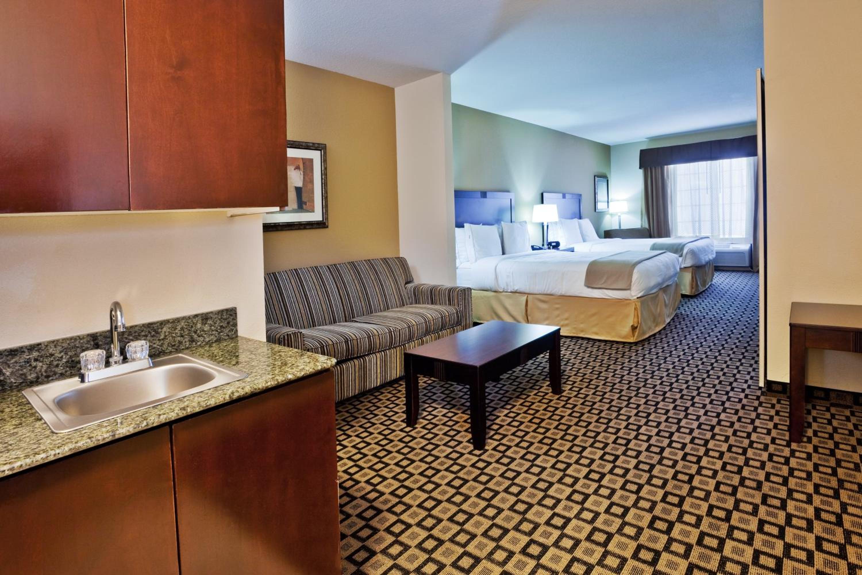 Clovis Vacations - Holiday Inn Express  Suites Clovis, an IHG Hotel - Property Image 31