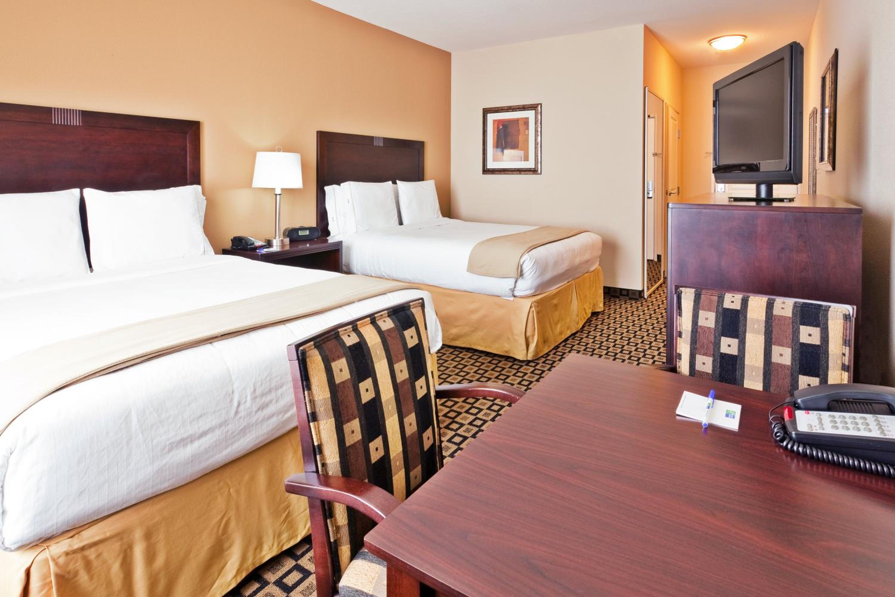 Clovis Vacations - Holiday Inn Express  Suites Clovis, an IHG Hotel - Property Image 4