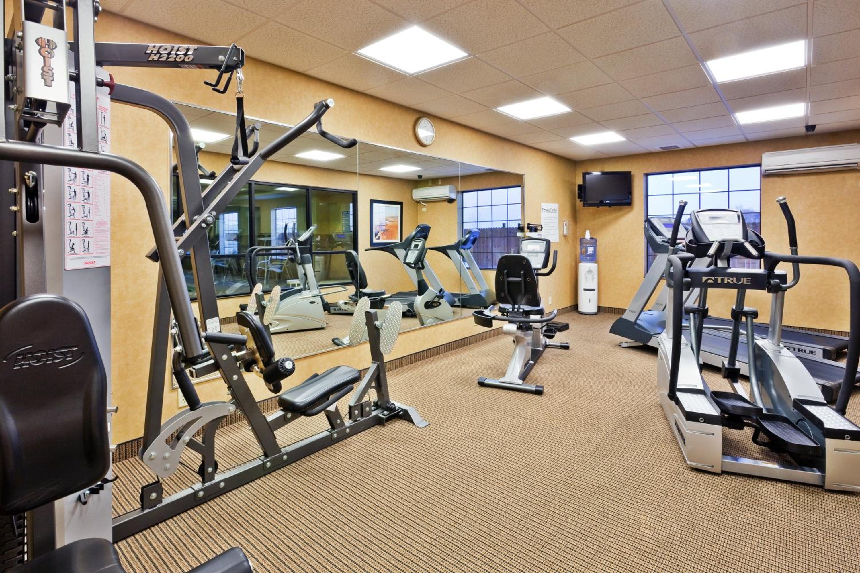 Clovis Vacations - Holiday Inn Express  Suites Clovis, an IHG Hotel - Property Image 2
