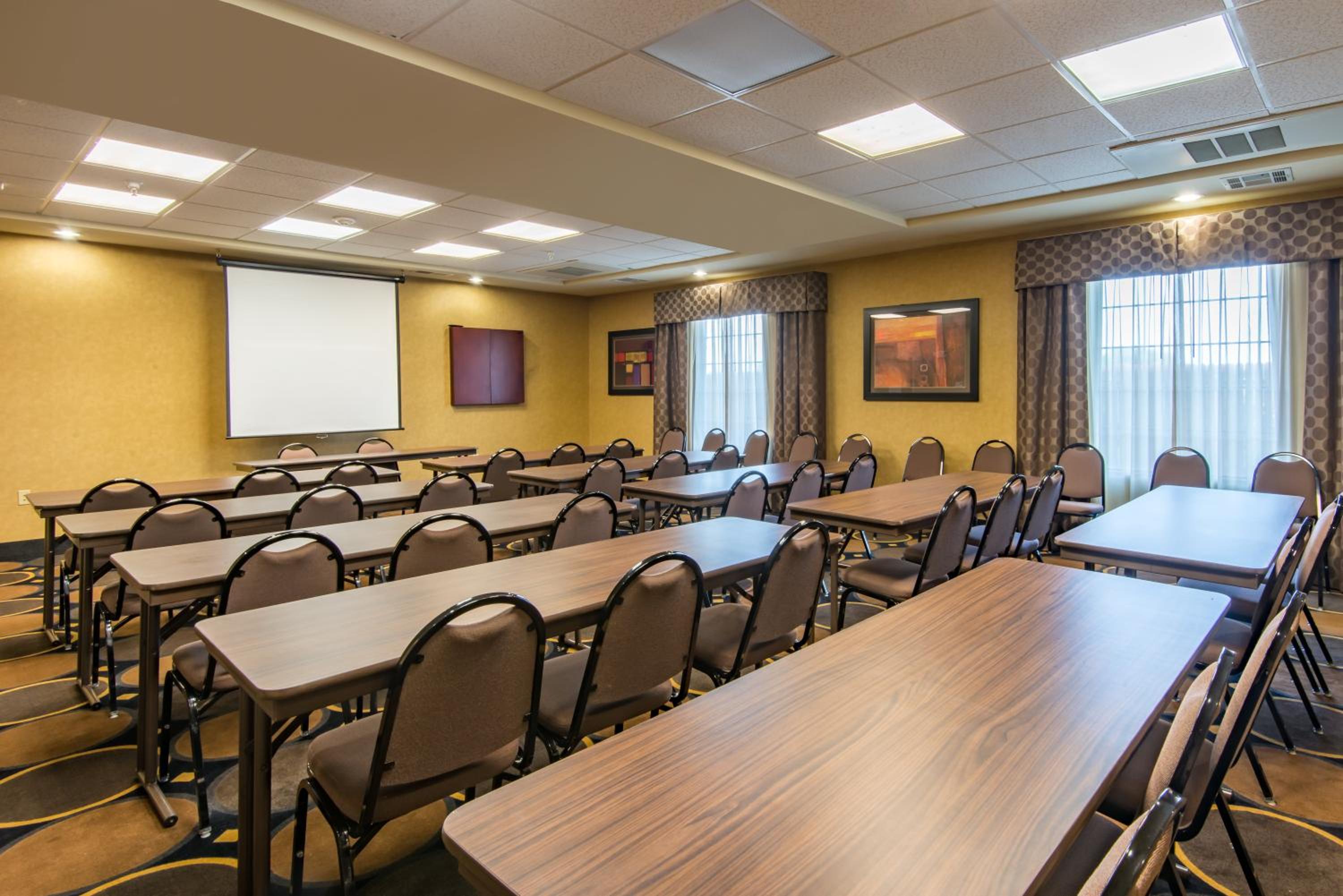 Clovis Vacations - Holiday Inn Express  Suites Clovis, an IHG Hotel - Property Image 14
