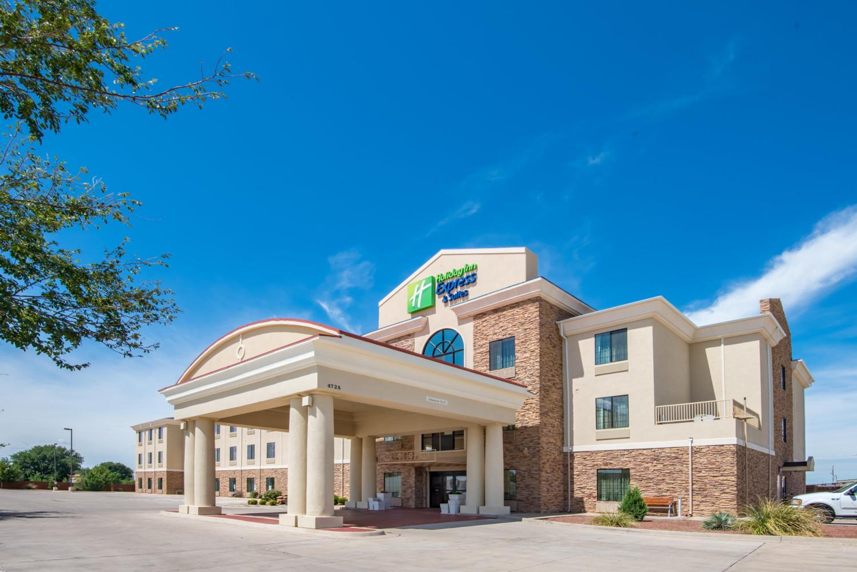 Clovis Vacations - Holiday Inn Express  Suites Clovis, an IHG Hotel - Property Image 11