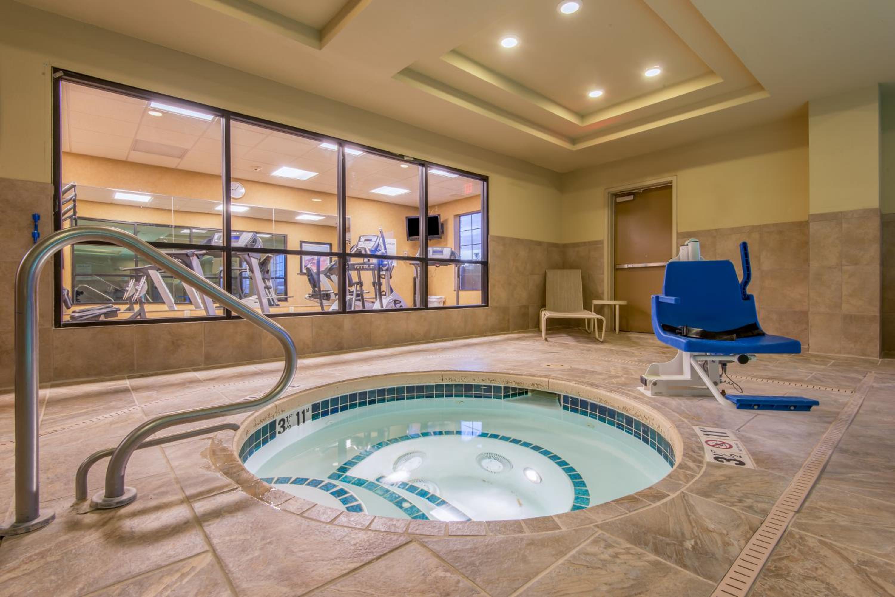 Clovis Vacations - Holiday Inn Express  Suites Clovis, an IHG Hotel - Property Image 28