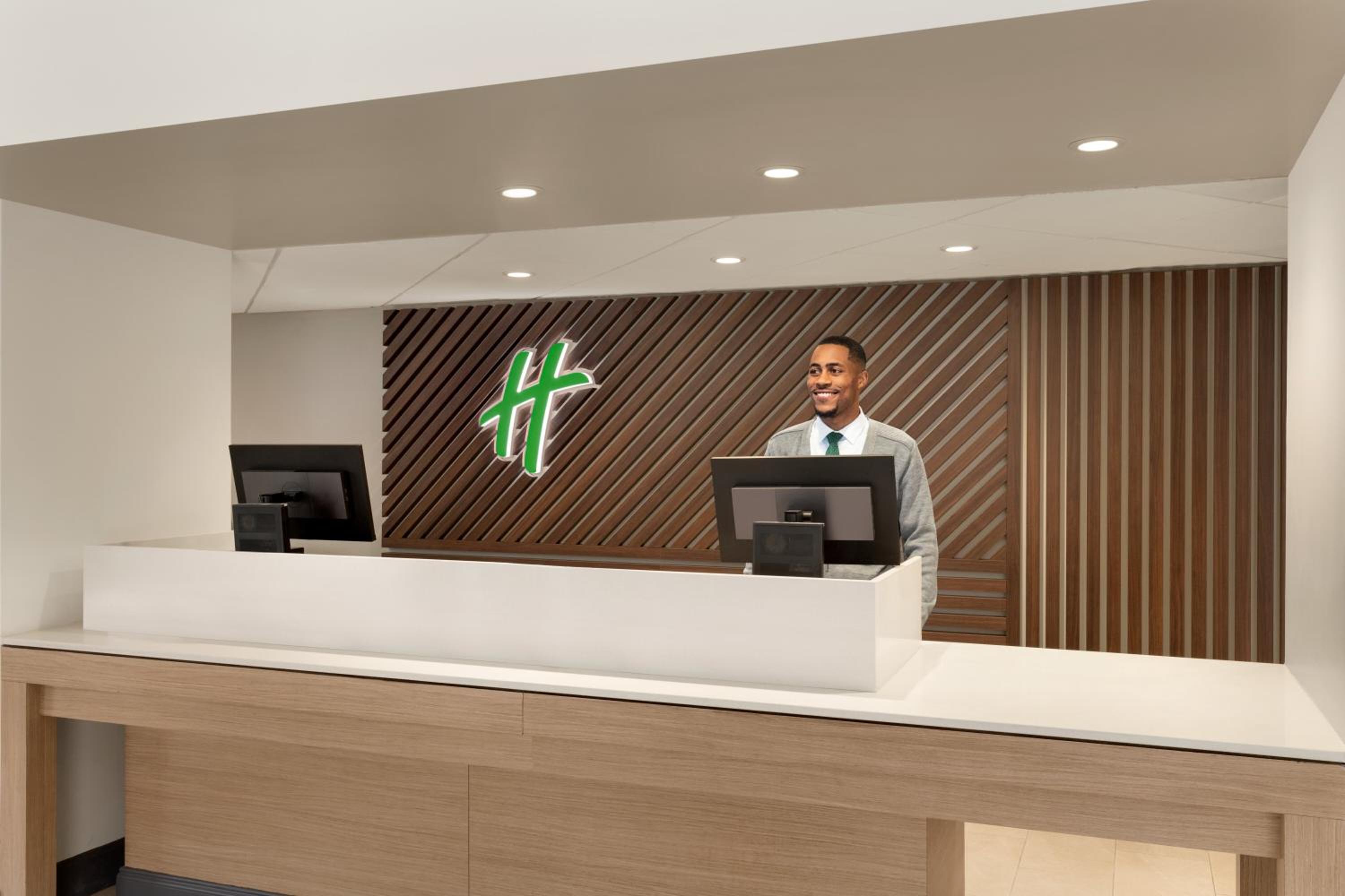 Holiday Inn Houston Intercontinental Airport, an IHG Hotel - Property Image 1