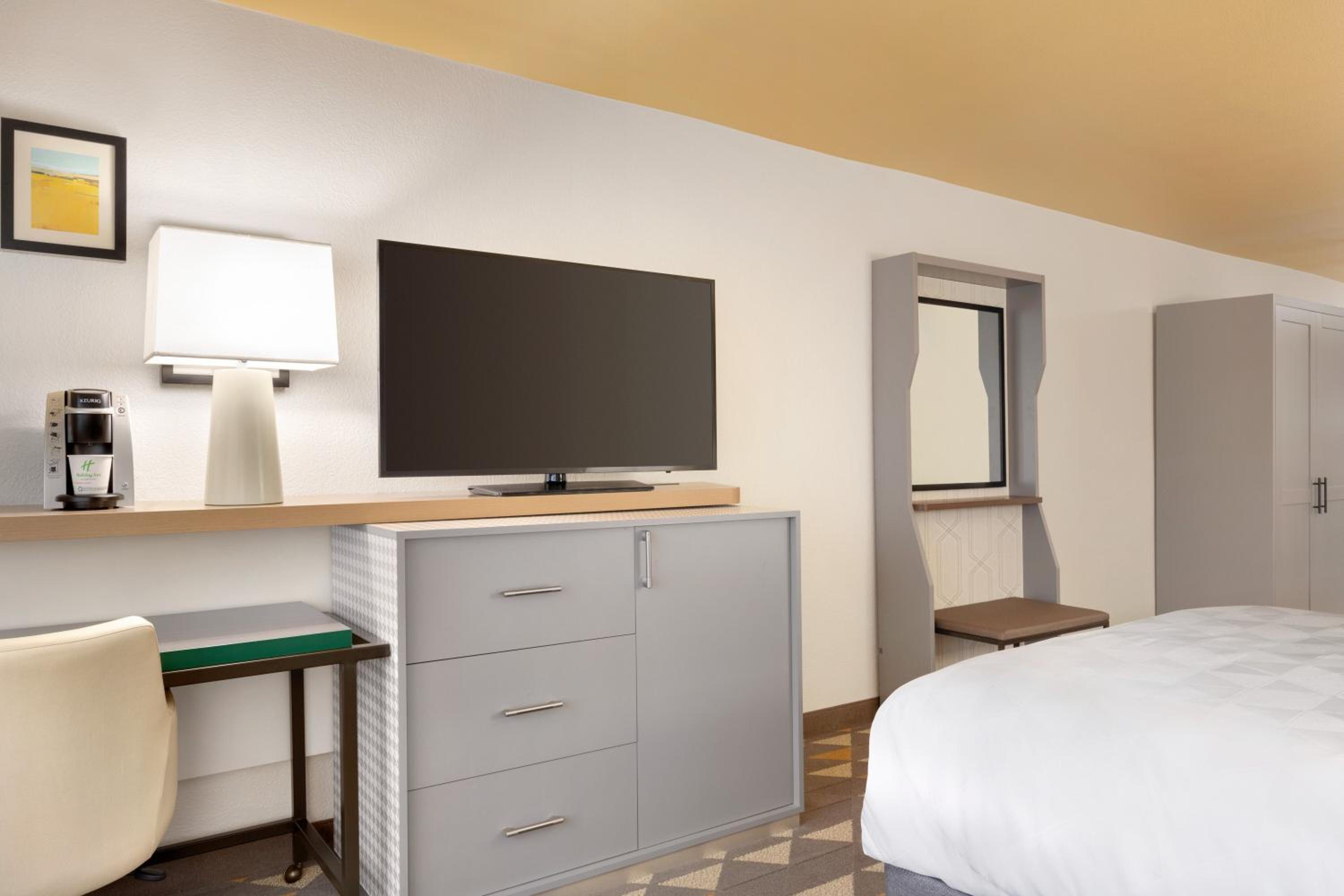 Holiday Inn Houston Intercontinental Airport, an IHG Hotel - Property Image 2