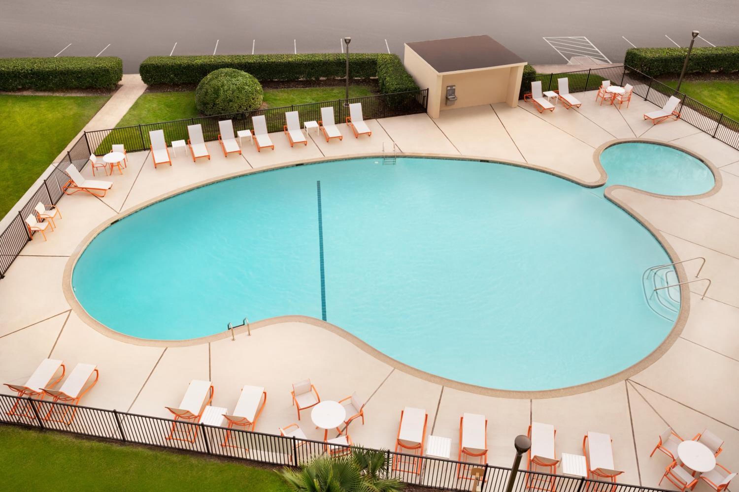 Holiday Inn Houston Intercontinental Airport, an IHG Hotel - Property Image 13
