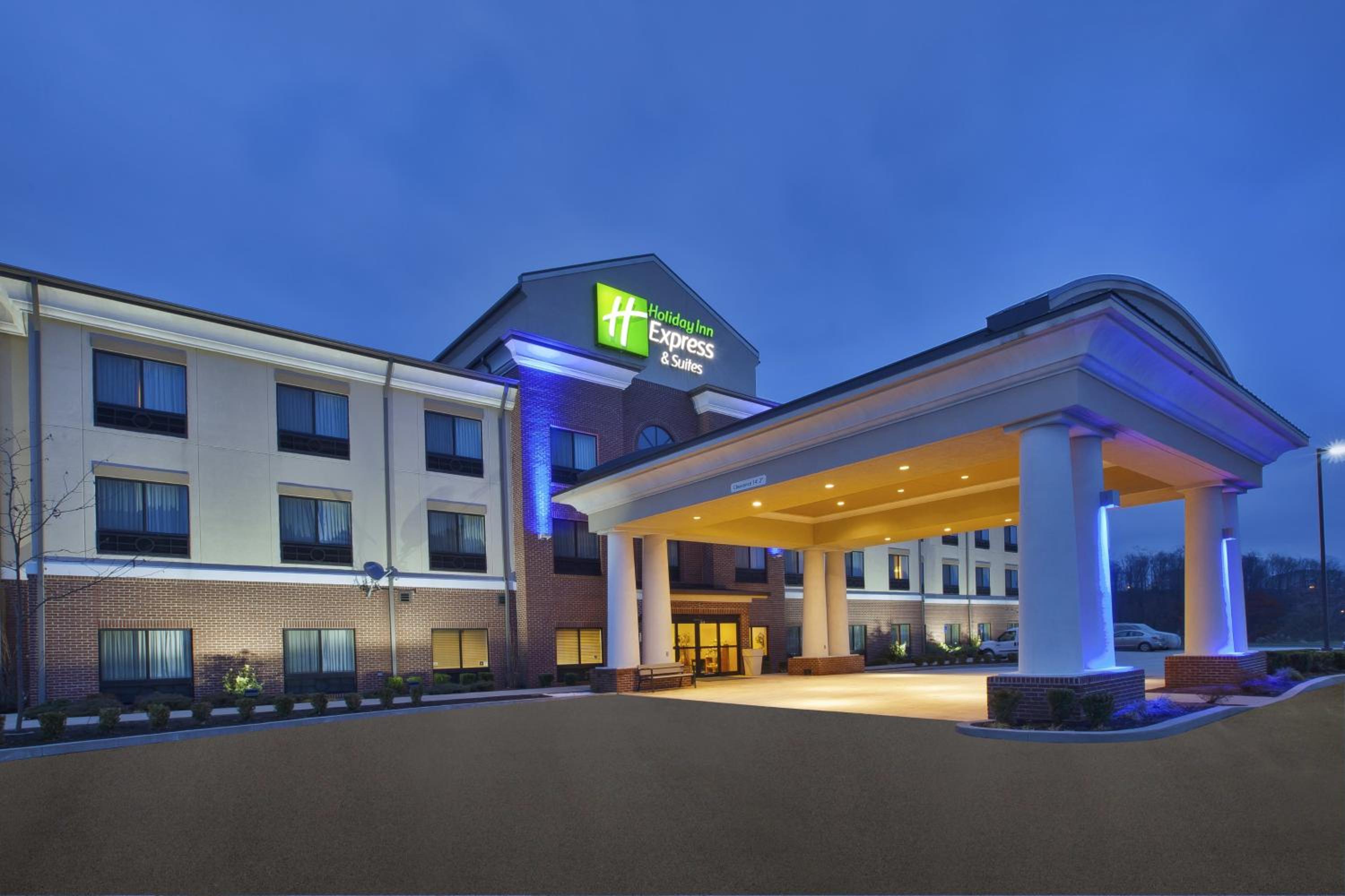 Hotel Holiday Inn Express and Suites Wheeling, an IHG Hotel - Image 1
