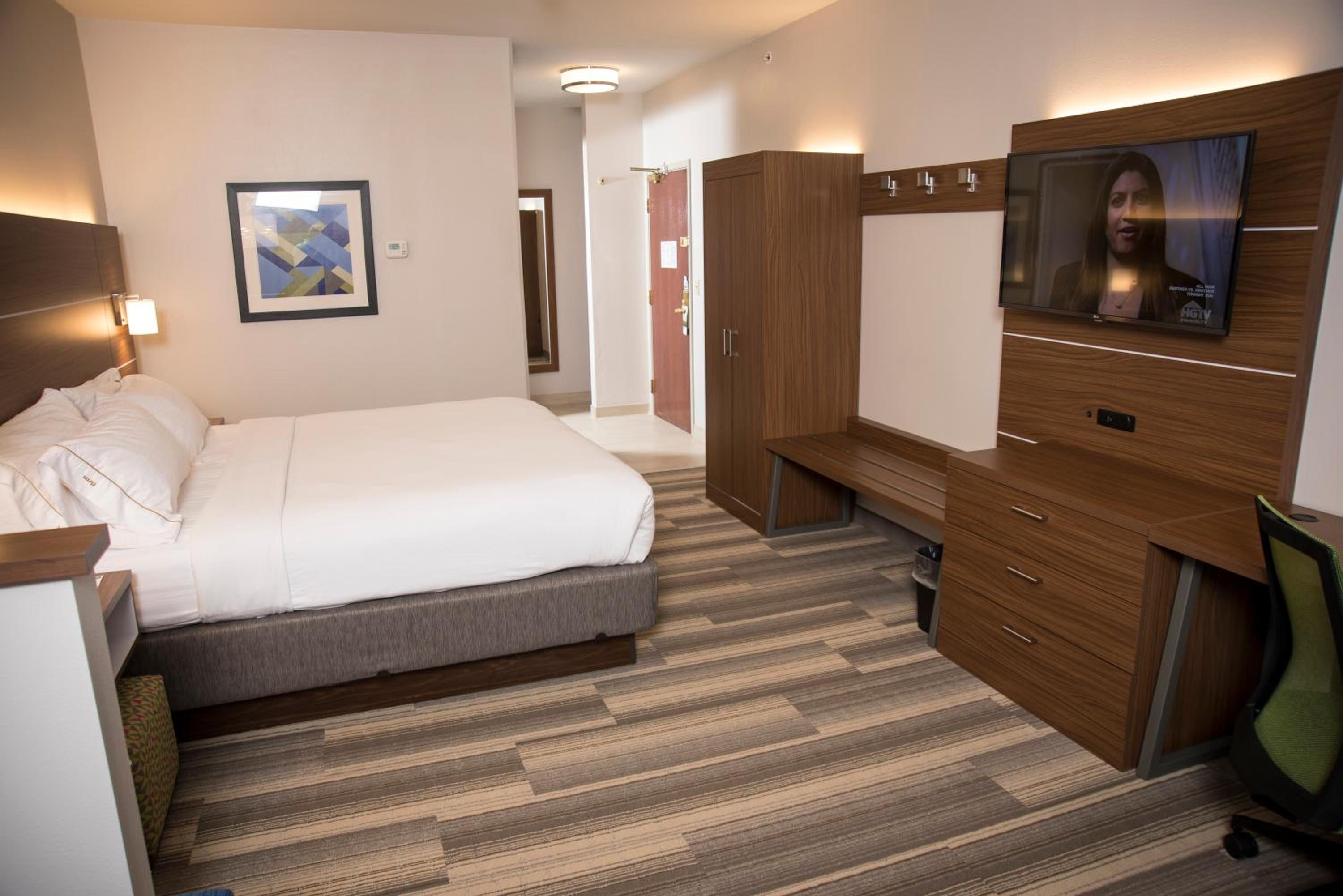Lexington Vacations - Holiday Inn Express Hotel  Suites Lexington-Downtown University, an IHG Hotel - Property Image 1