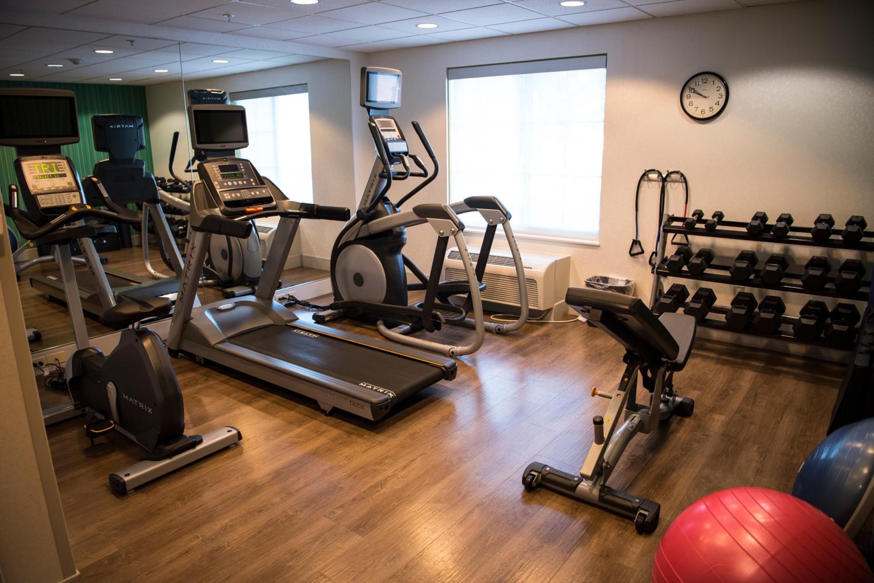 Lexington Vacations - Holiday Inn Express Hotel  Suites Lexington-Downtown University, an IHG Hotel - Property Image 2