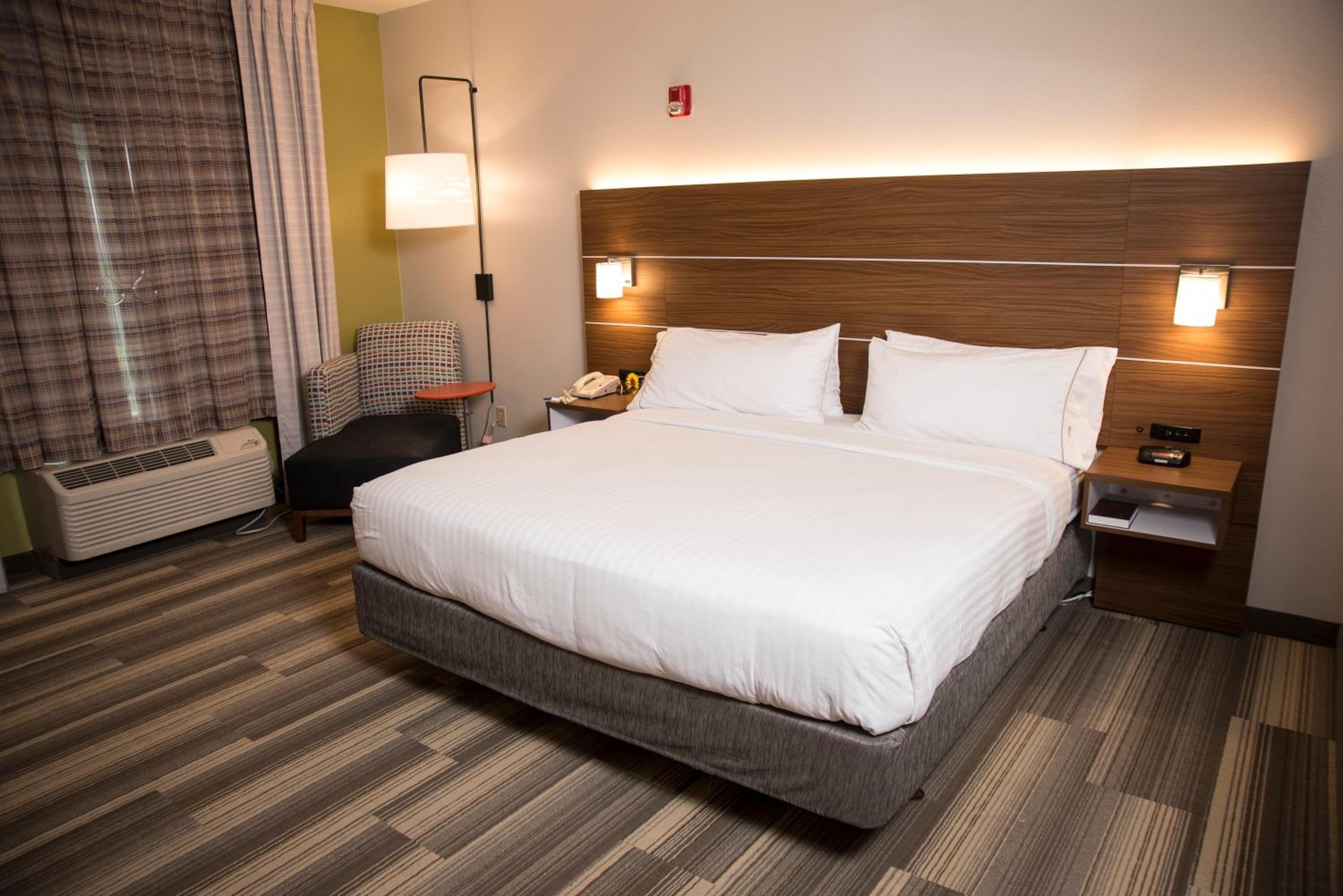 Lexington Vacations - Holiday Inn Express Hotel  Suites Lexington-Downtown University, an IHG Hotel - Property Image 4