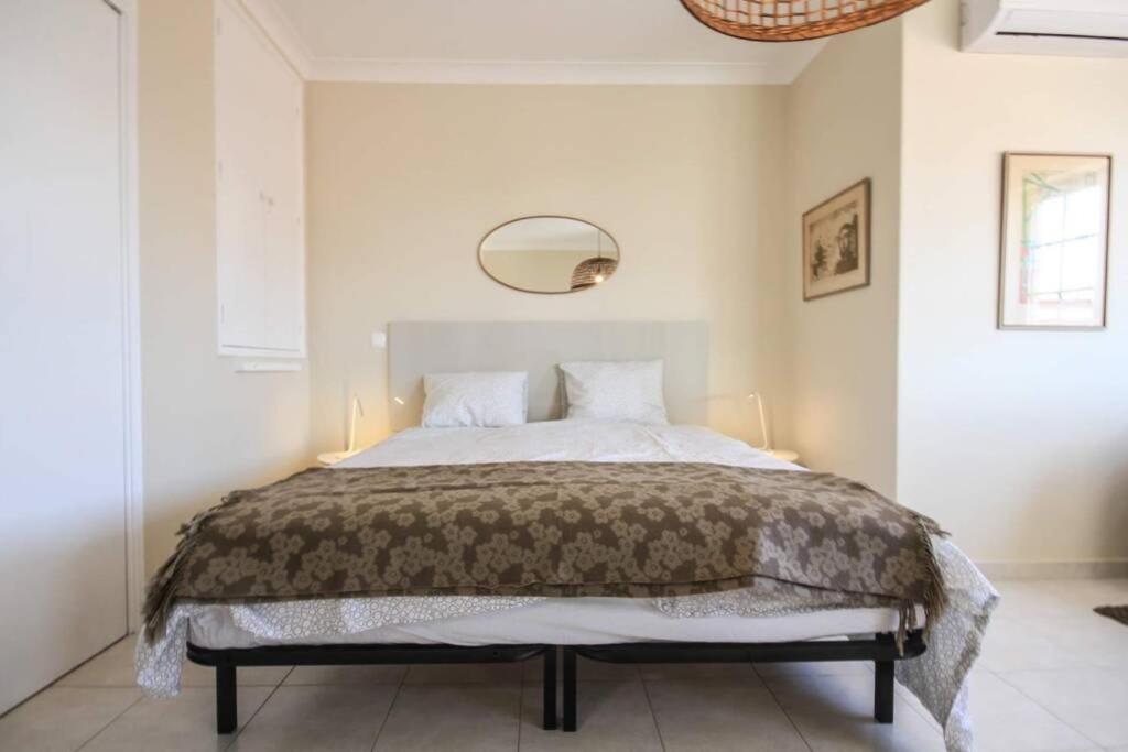 Townhouse w Beautiful terrace - 360 degrees views! view 2