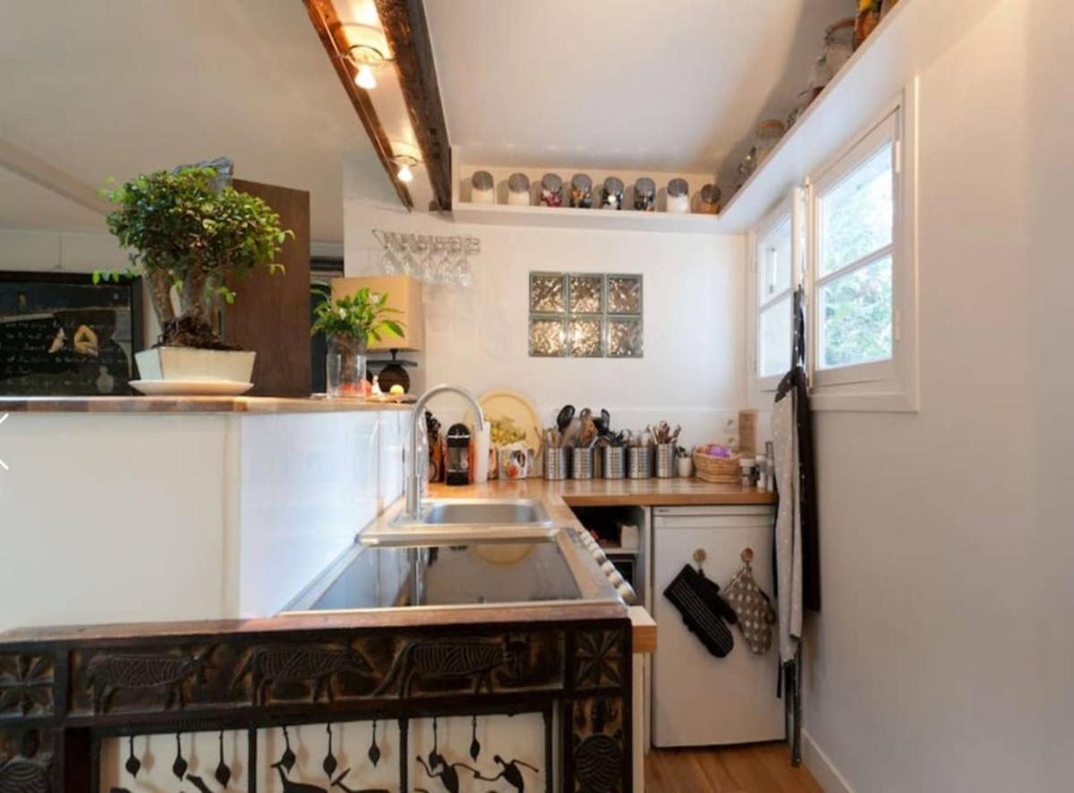 Beautiful 1 Bedroom Home In Paris