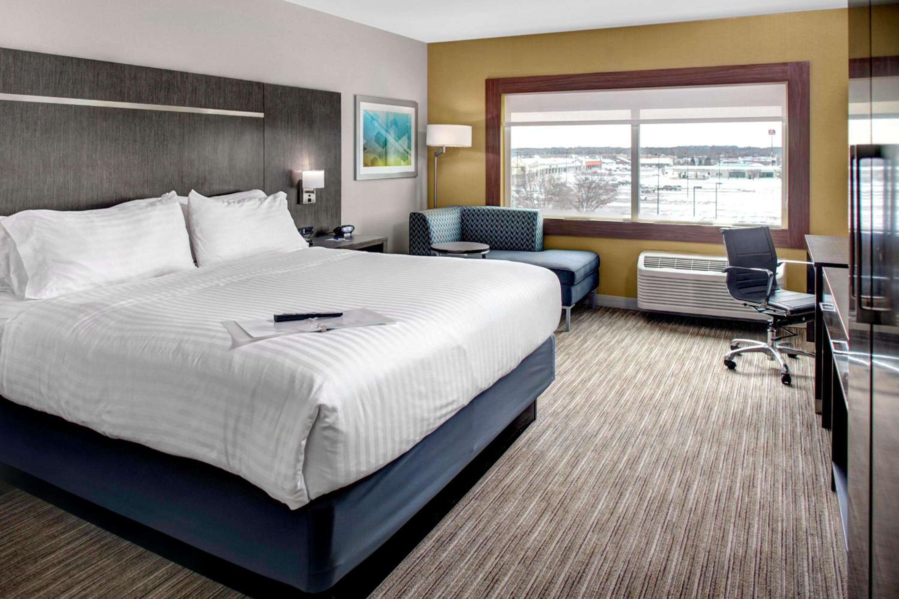 Holiday Inn Express & Suites Coldwater by IHG