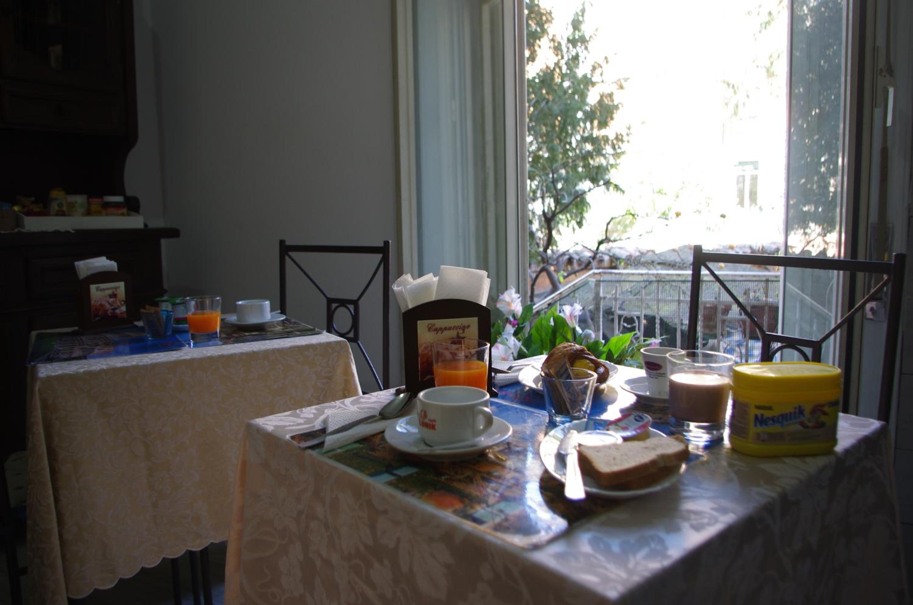 Tucci's Roma Guest House