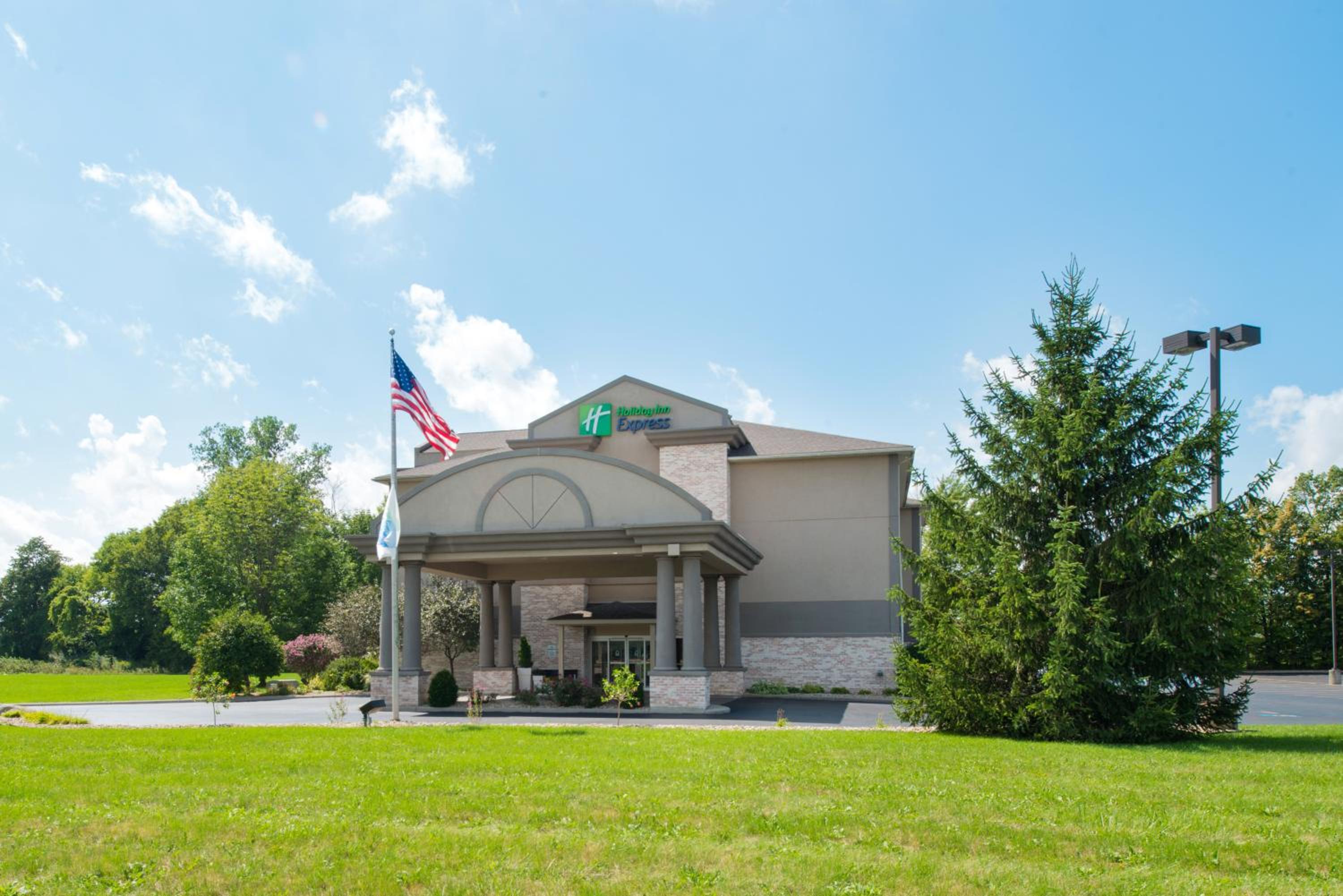 Holiday Inn Express Hotel  Suites Bucyrus, an IHG Hotel - Property Image 11