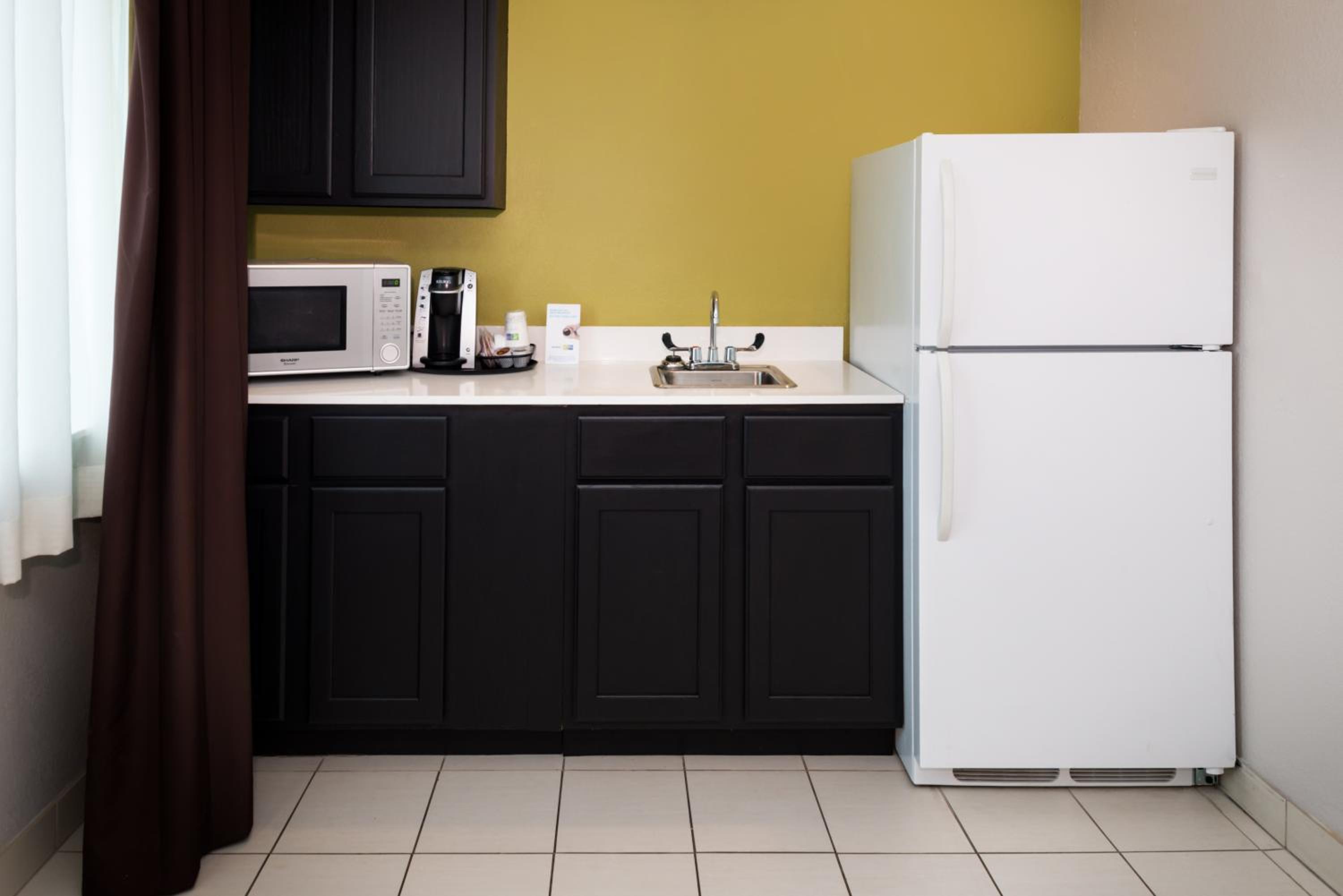 Holiday Inn Express Hotel Suites Bucyrus, an IHG Hotel - Property Image 26
