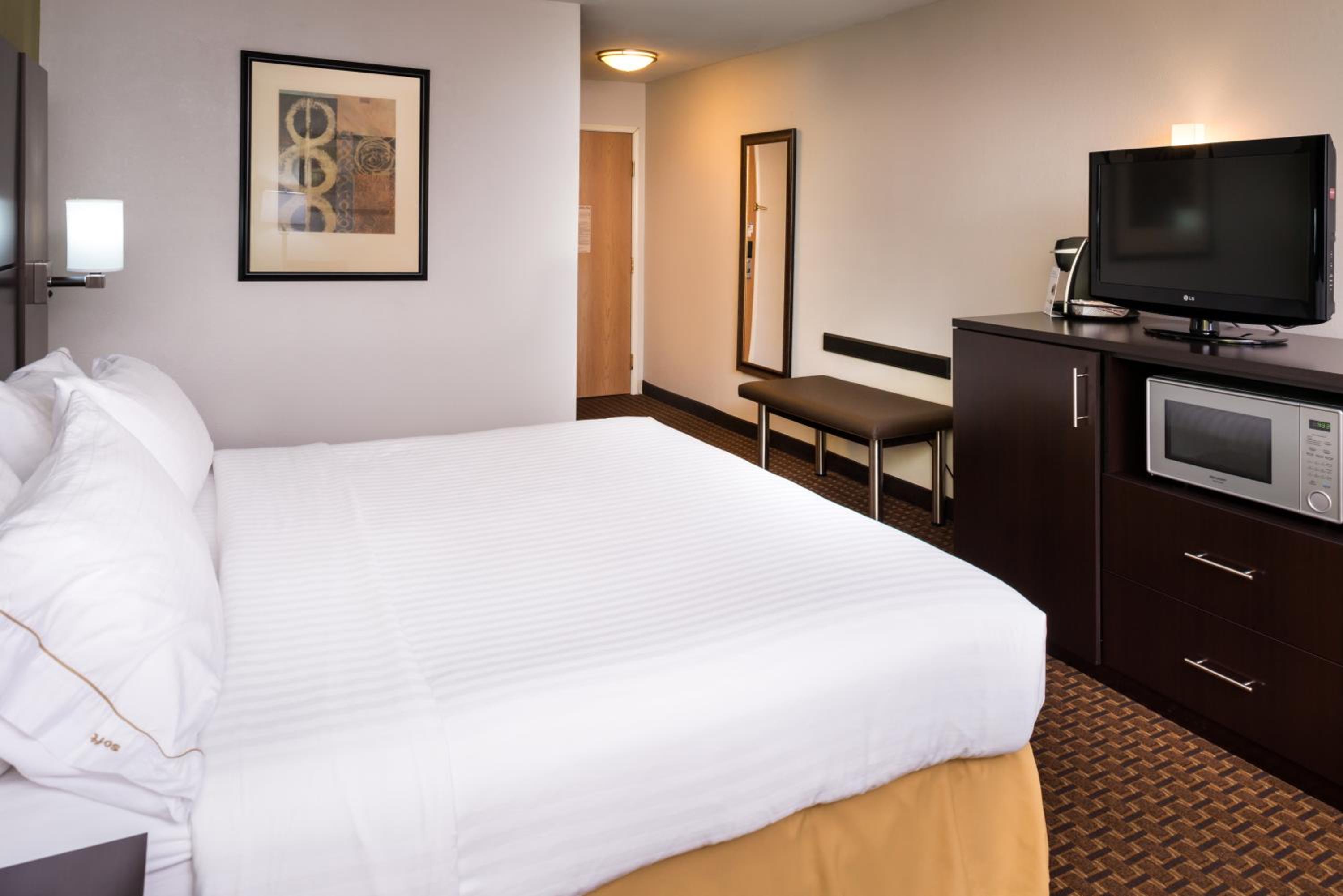 Holiday Inn Express Hotel Suites Bucyrus, an IHG Hotel - Property Image 23