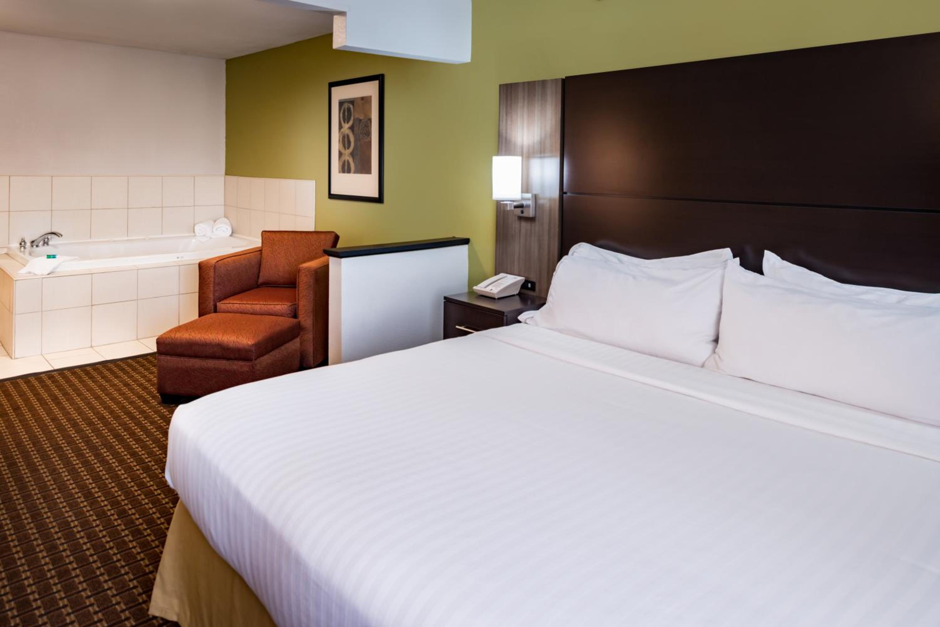 Holiday Inn Express Hotel Suites Bucyrus, an IHG Hotel - Property Image 36