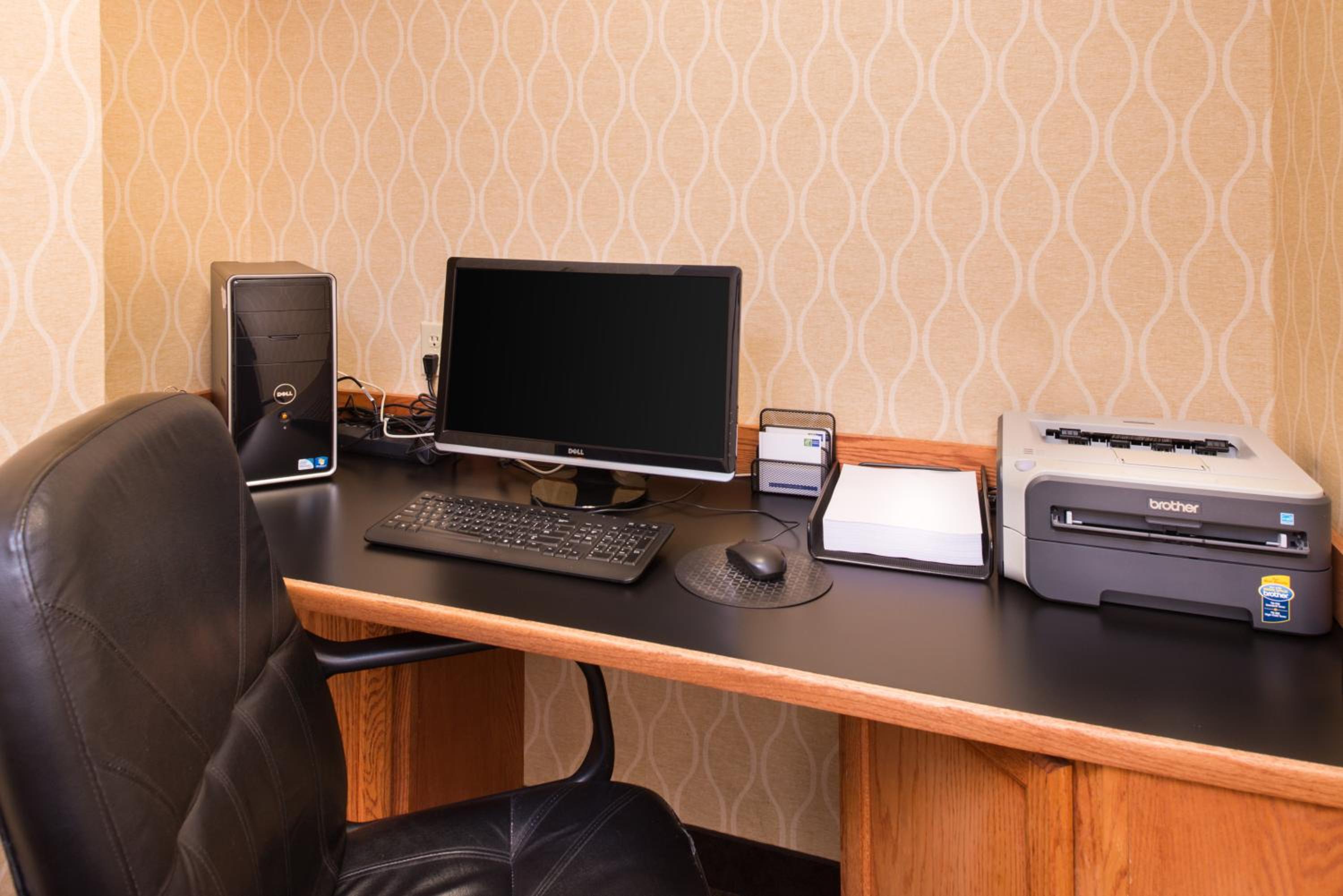 Holiday Inn Express Hotel  Suites Bucyrus, an IHG Hotel - Property Image 6