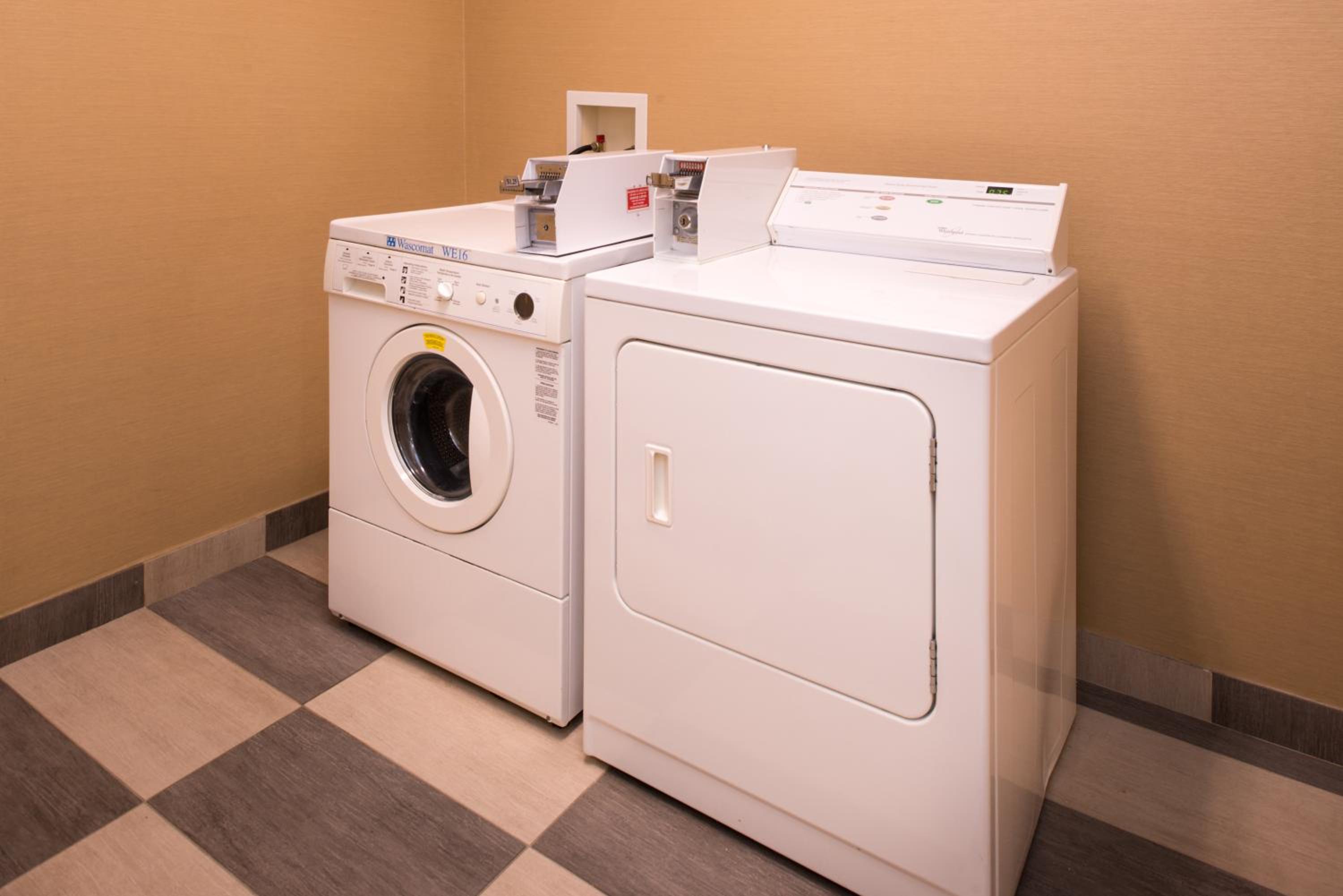 Holiday Inn Express Hotel  Suites Bucyrus, an IHG Hotel - Property Image 7