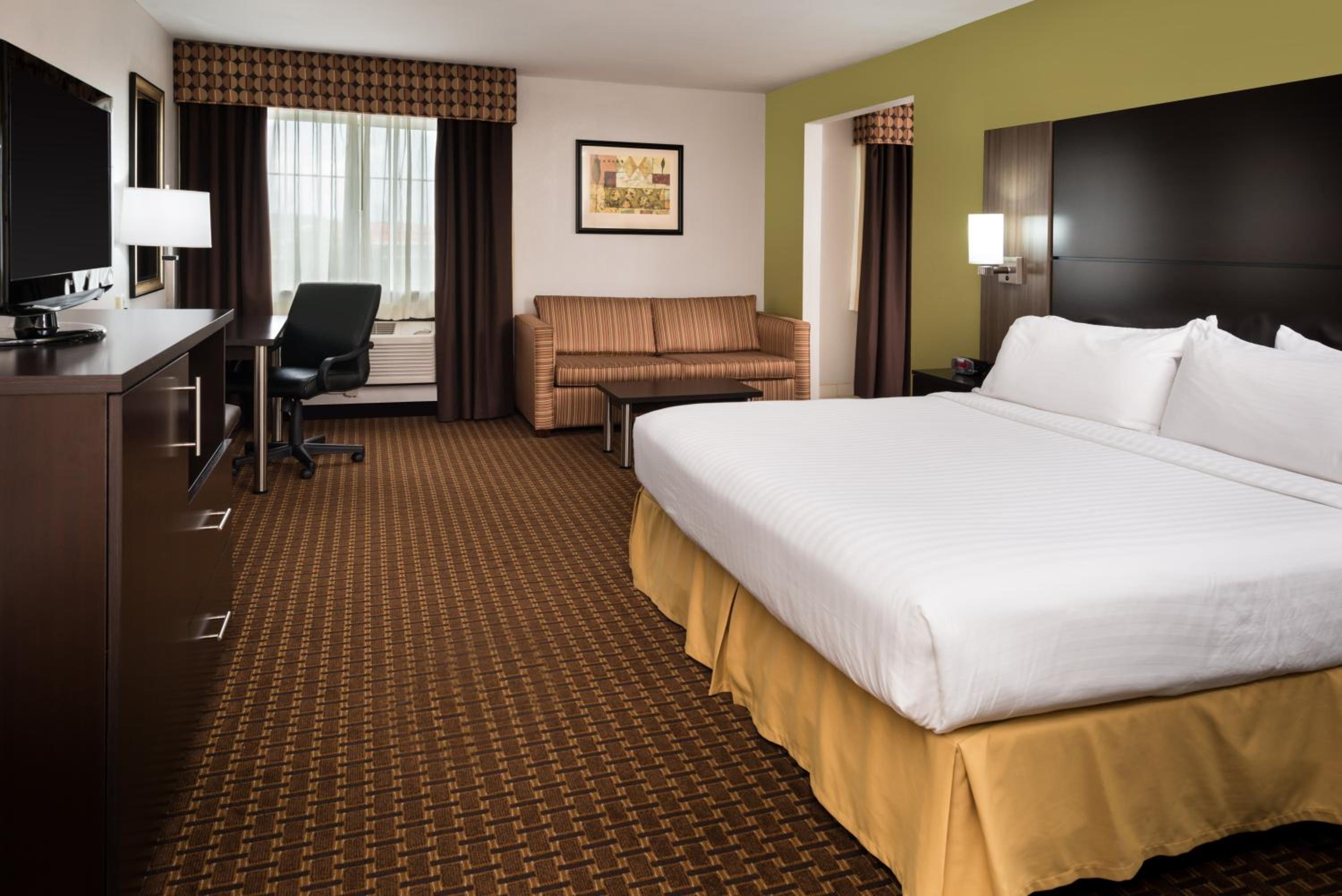 Holiday Inn Express Hotel Suites Bucyrus, an IHG Hotel - Property Image 34