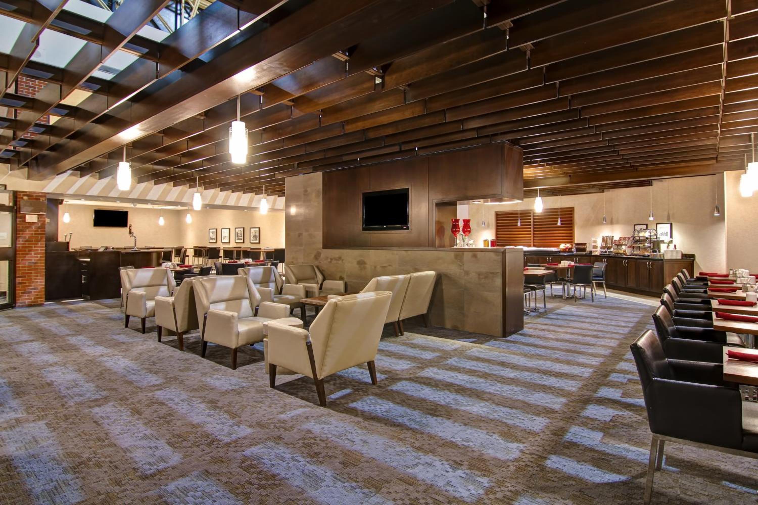 Holiday Inn Oakville Centre, an IHG Hotel - Property Image 33