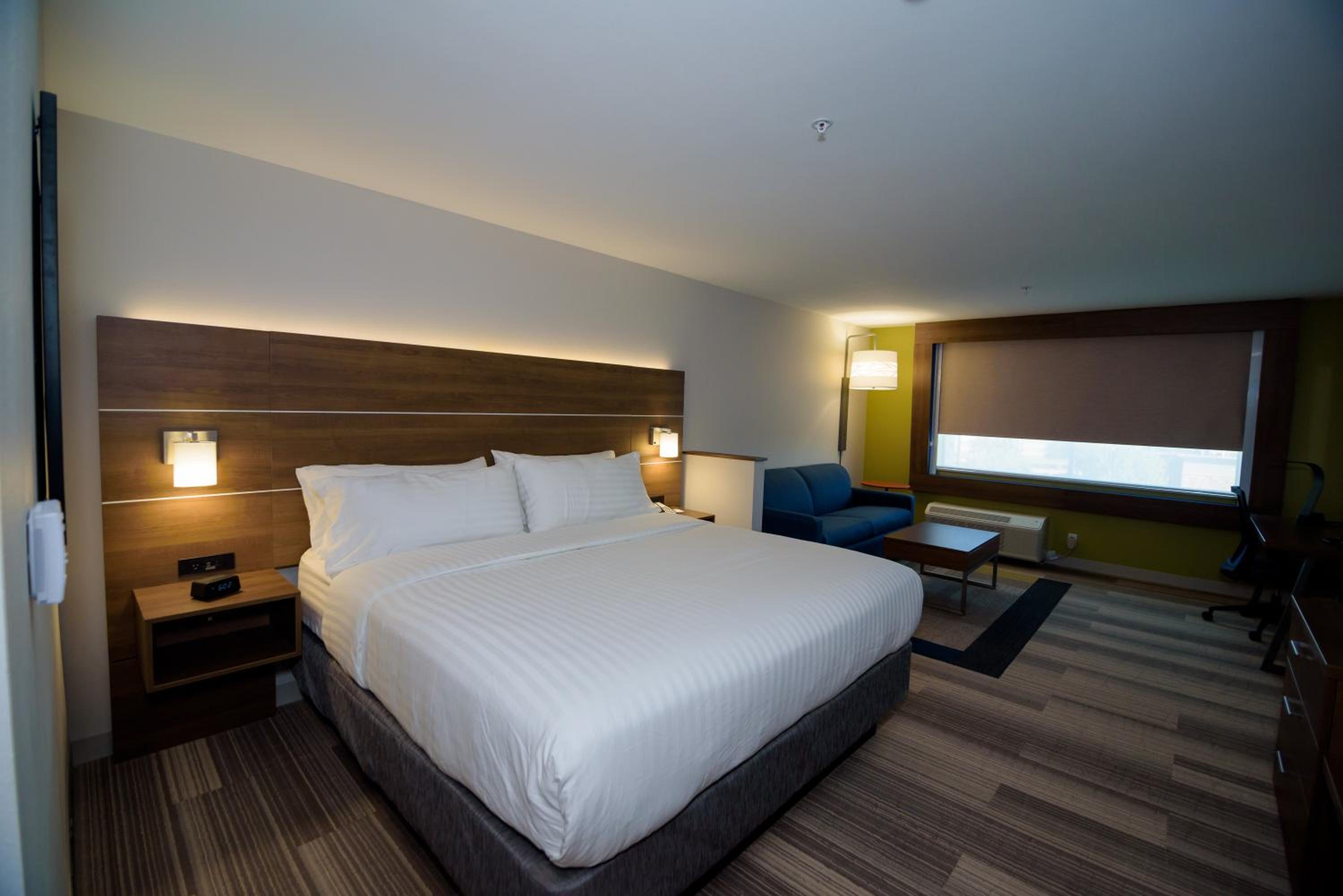 Holiday Inn Express  Suites McKinney - Frisco East, an IHG Hotel - Property Image 1