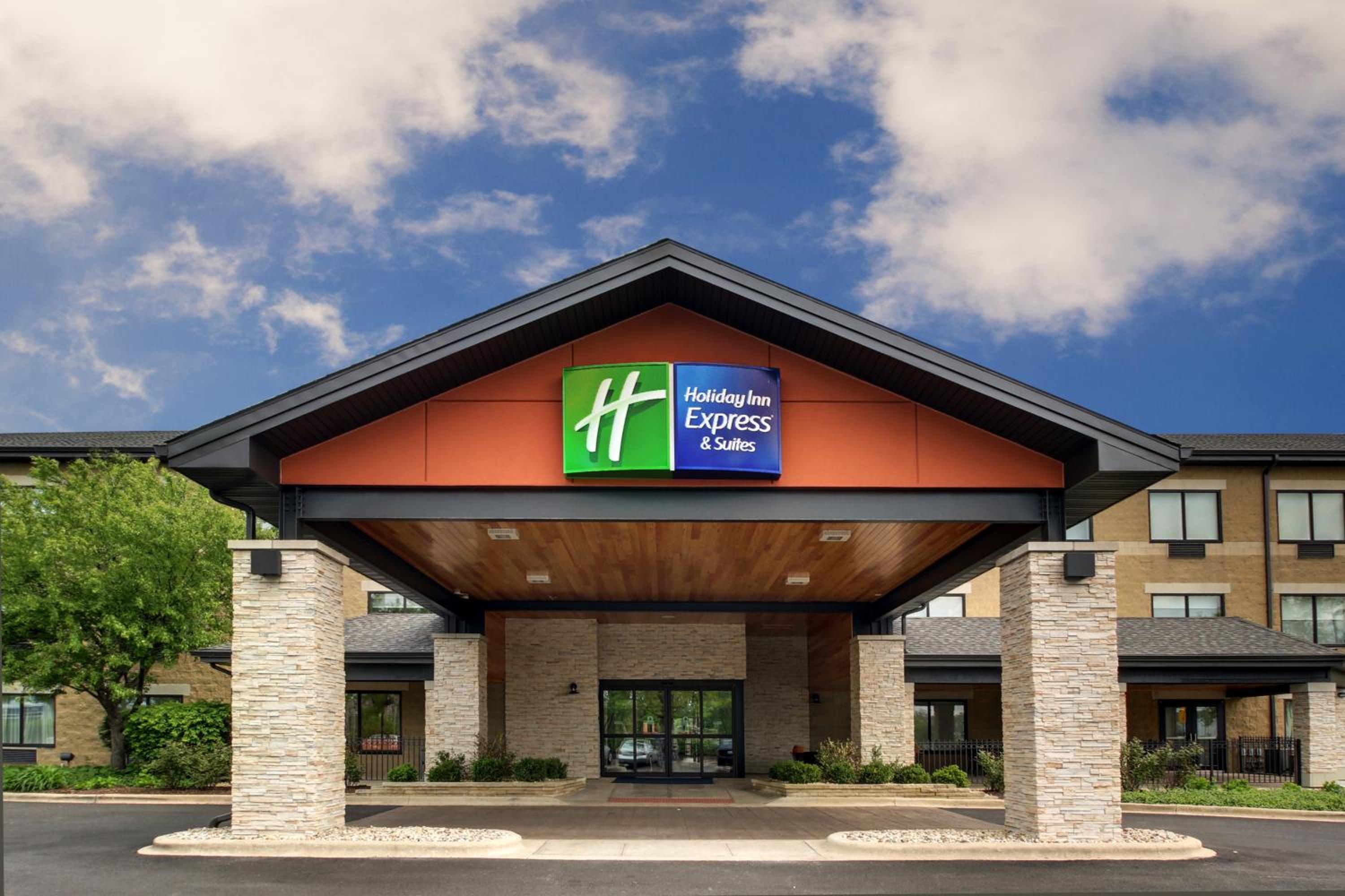 Hotel Holiday Inn Express & Suites Aurora - Naperville By Ihg