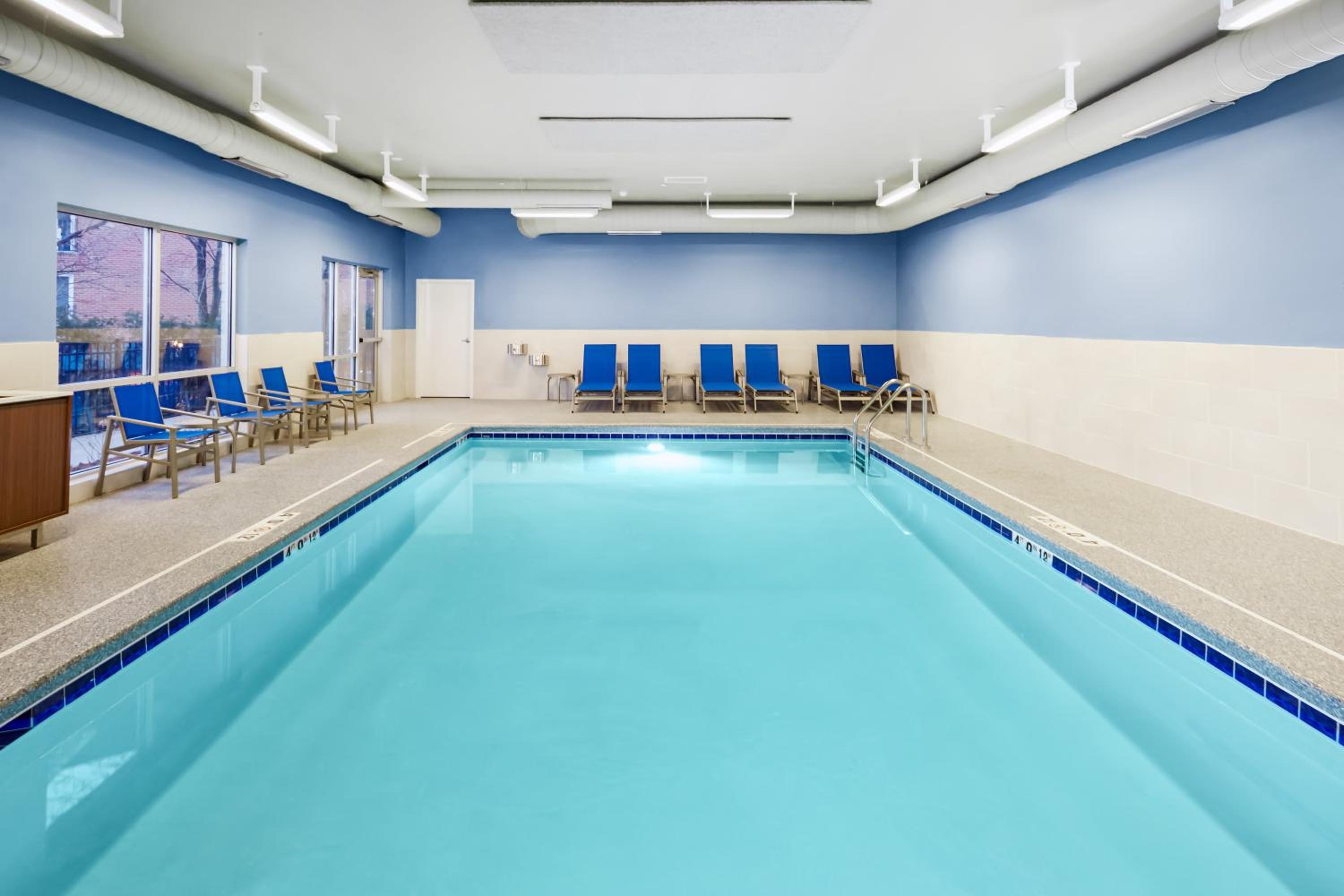 Holiday Inn Express Suites Chicago North Shore - Niles, an IHG Hotel - Property Image 32