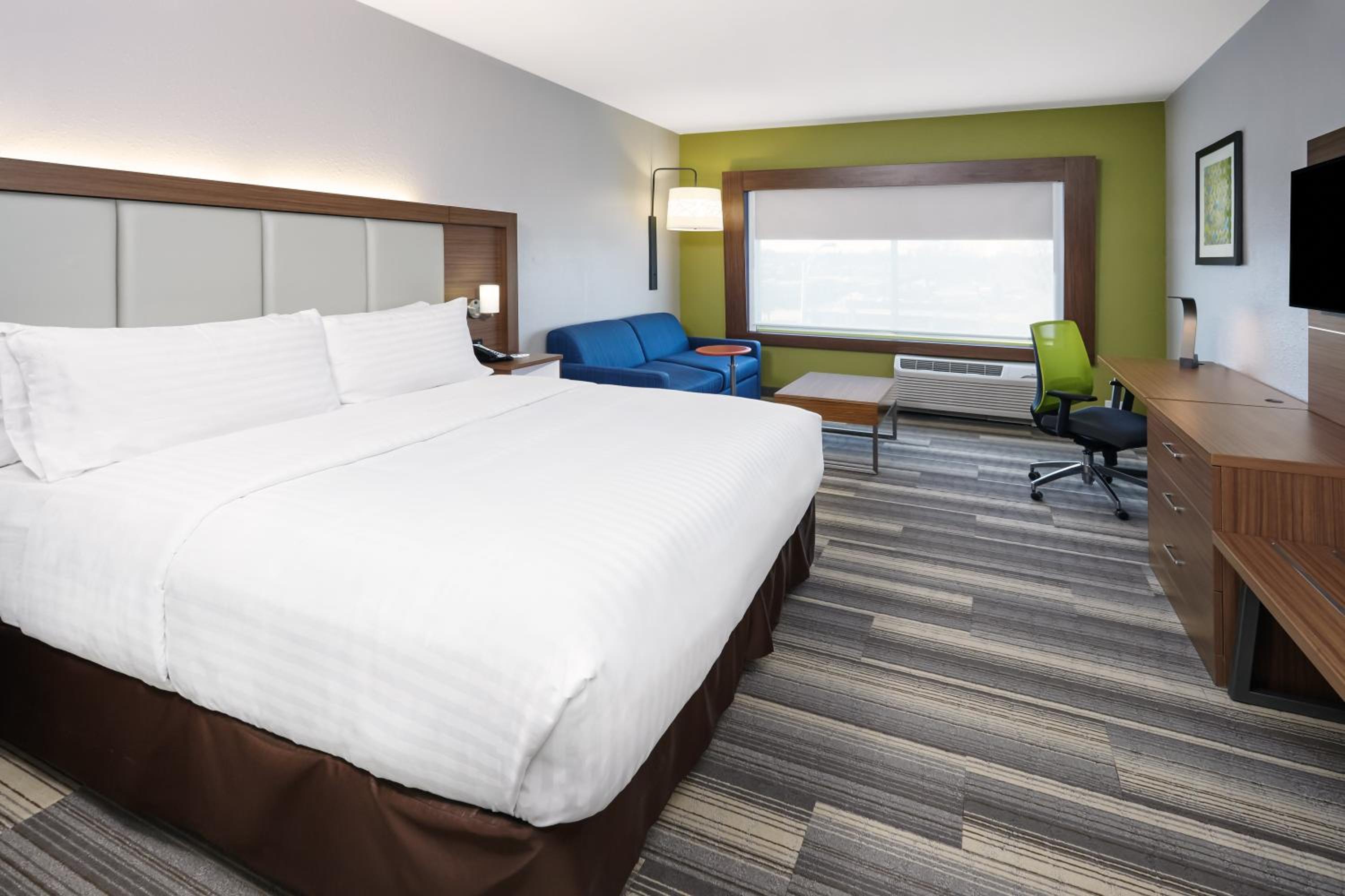 Holiday Inn Express Suites Chicago North Shore - Niles, an IHG Hotel - Property Image 19