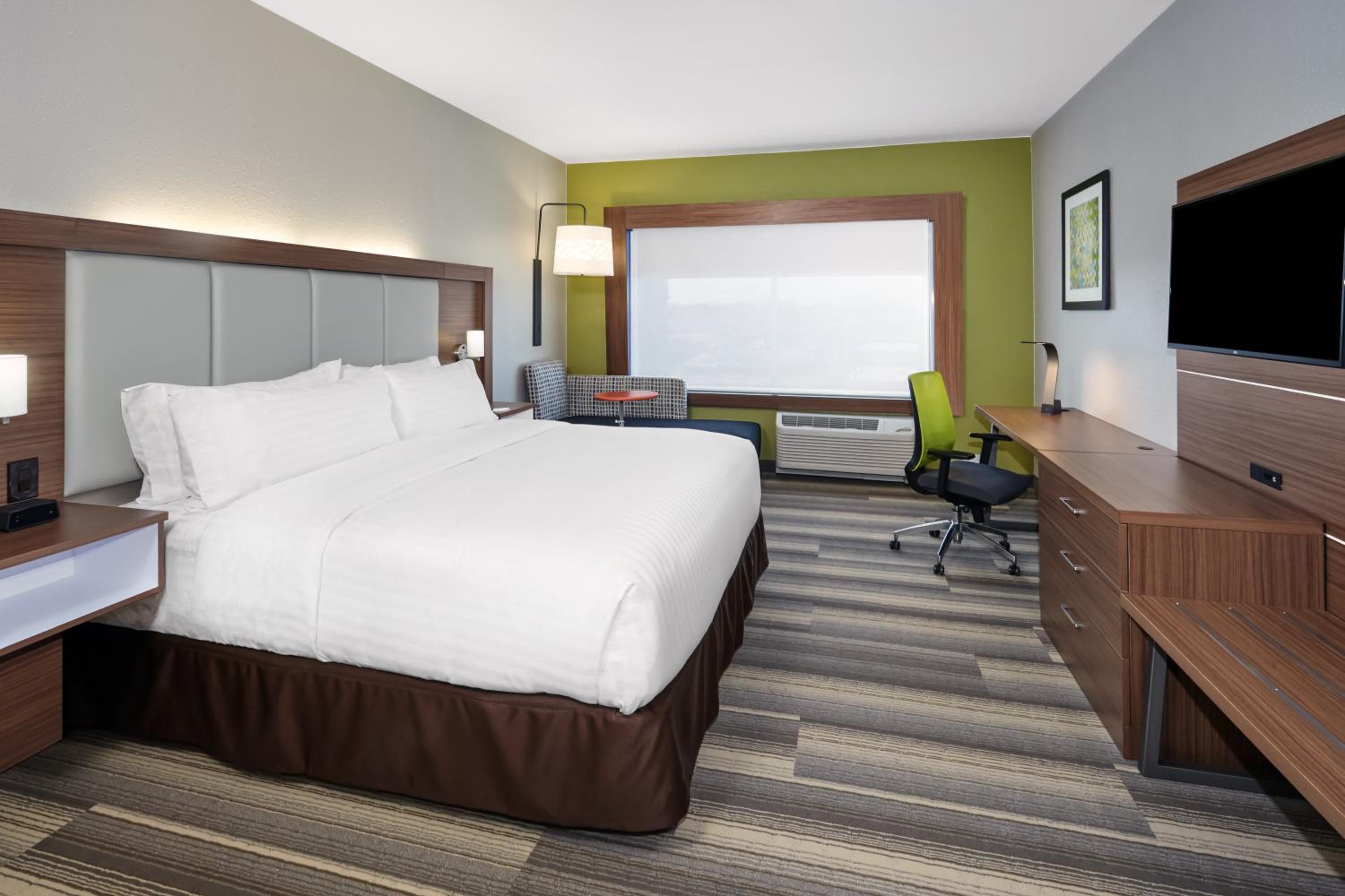Holiday Inn Express Suites Chicago North Shore - Niles, an IHG Hotel - Property Image 10